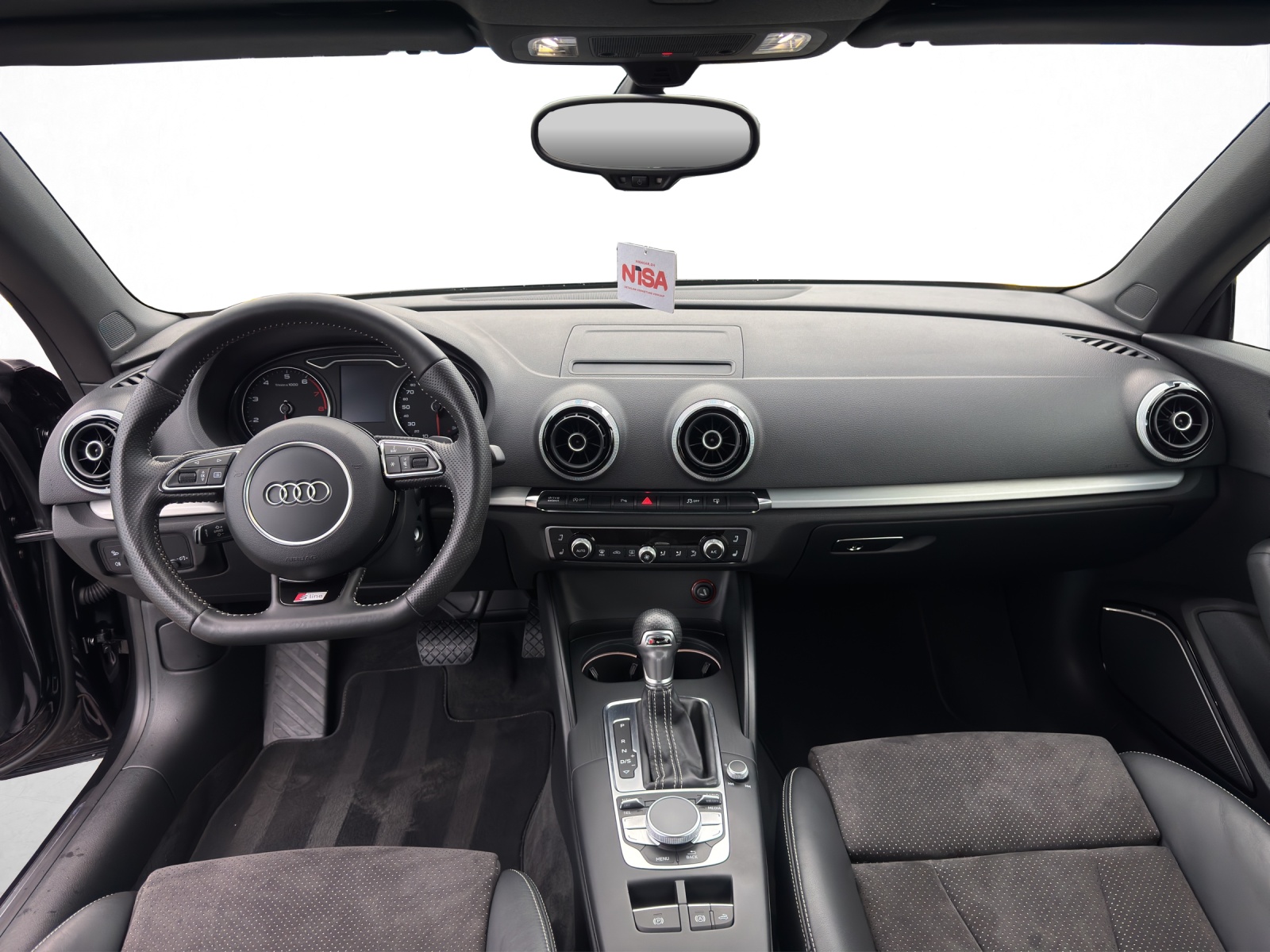 AUDI A3 Cabriolet 1.8 TFSI Attraction S-tronic-image-11