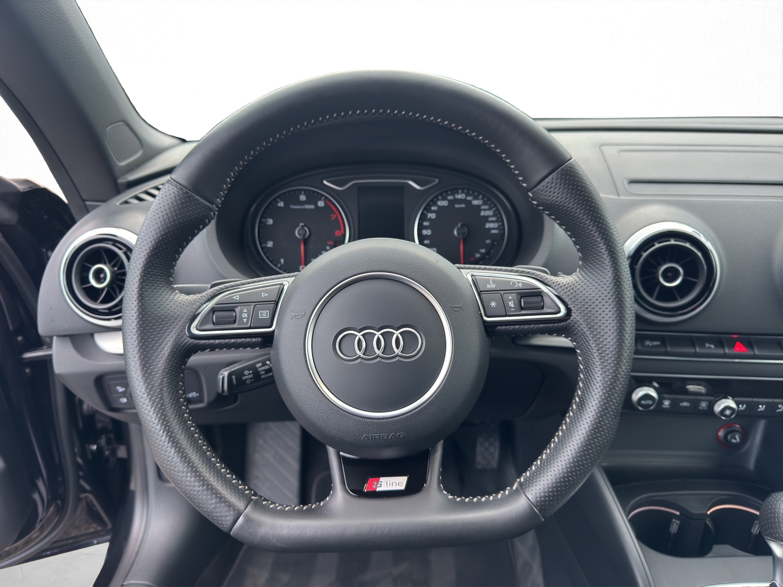 AUDI A3 Cabriolet 1.8 TFSI Attraction S-tronic-image-9