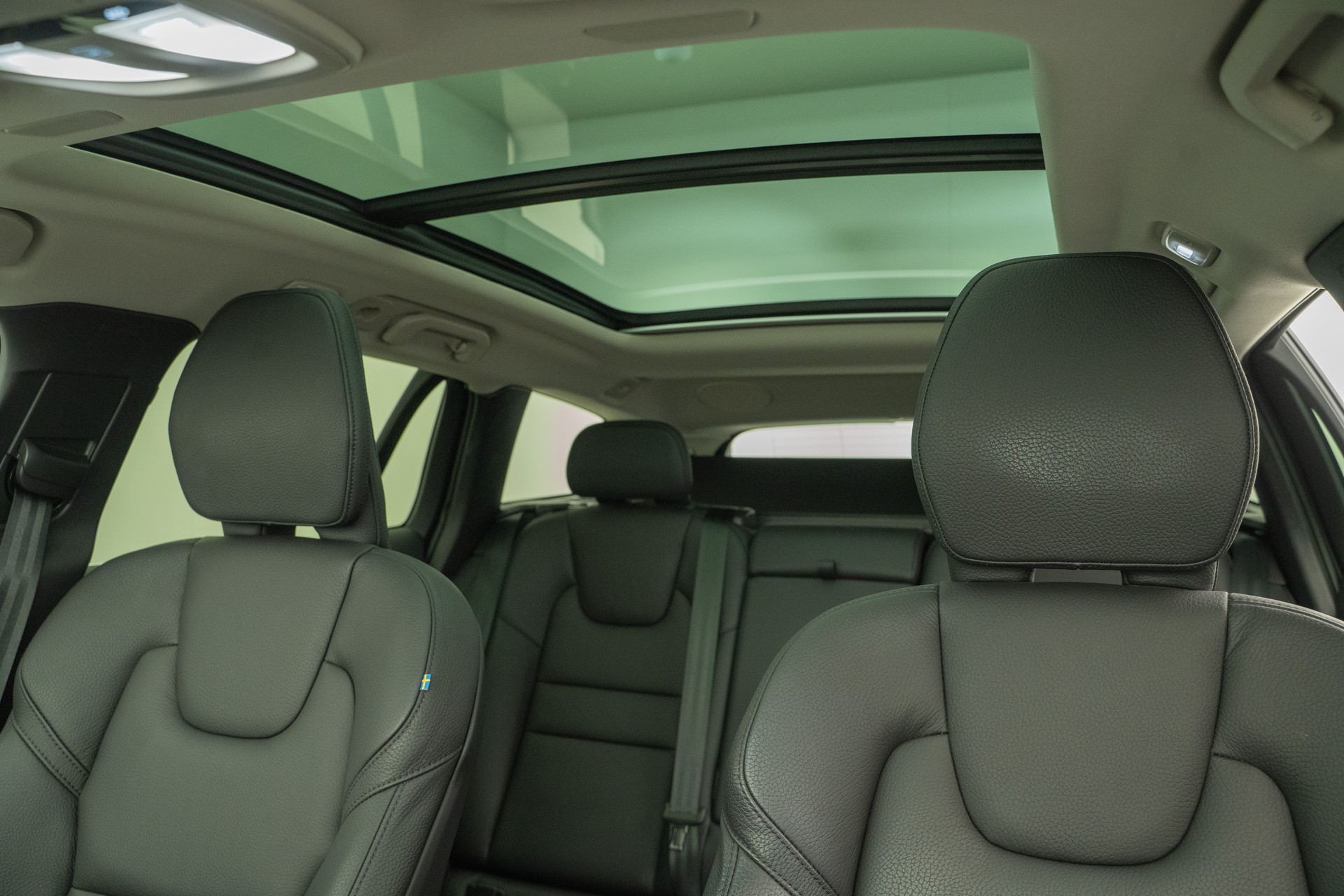 VOLVO V60 2.0 B6 Ultimate Bright AWD-image-9