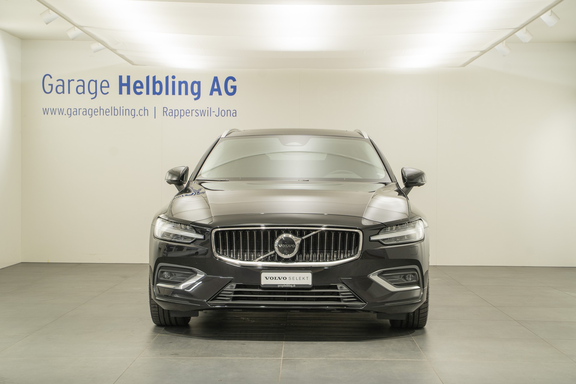 VOLVO V60 2.0 B6 Ultimate Bright AWD-image-1