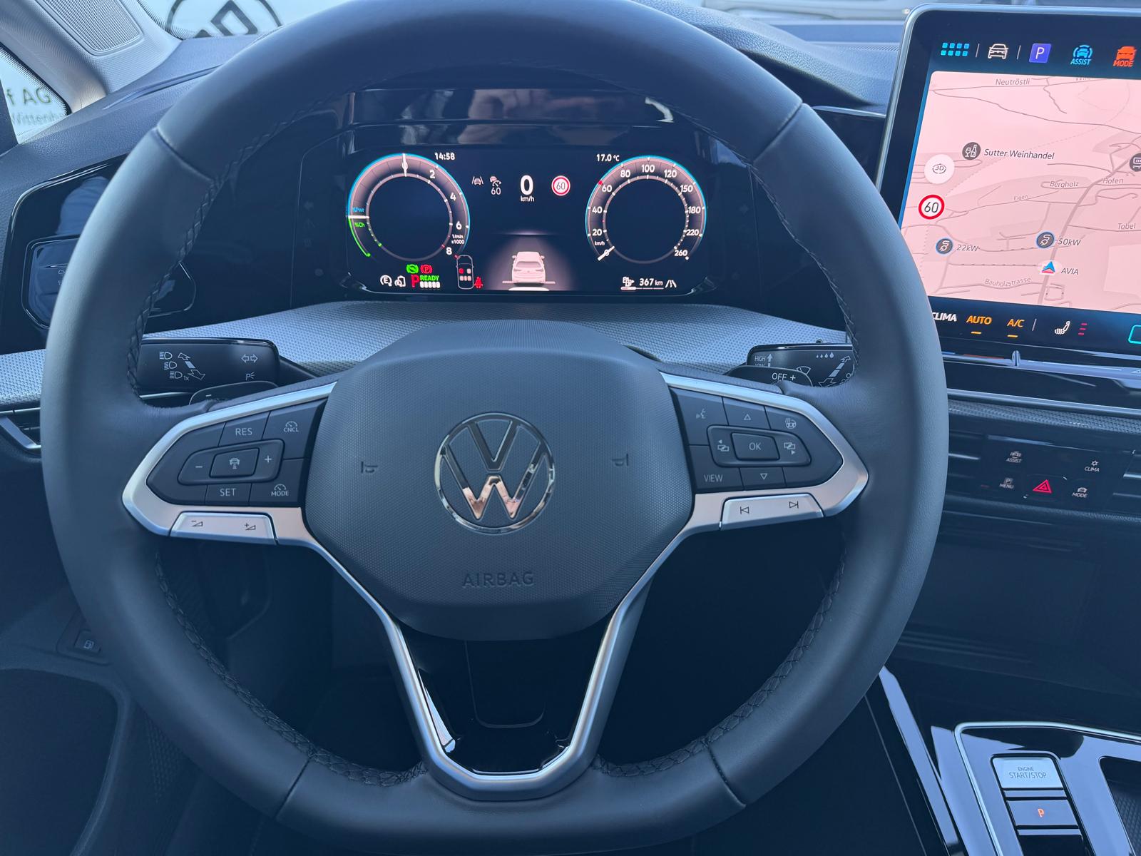 VW Golf 1.5 TSI PHEV Style-image-11