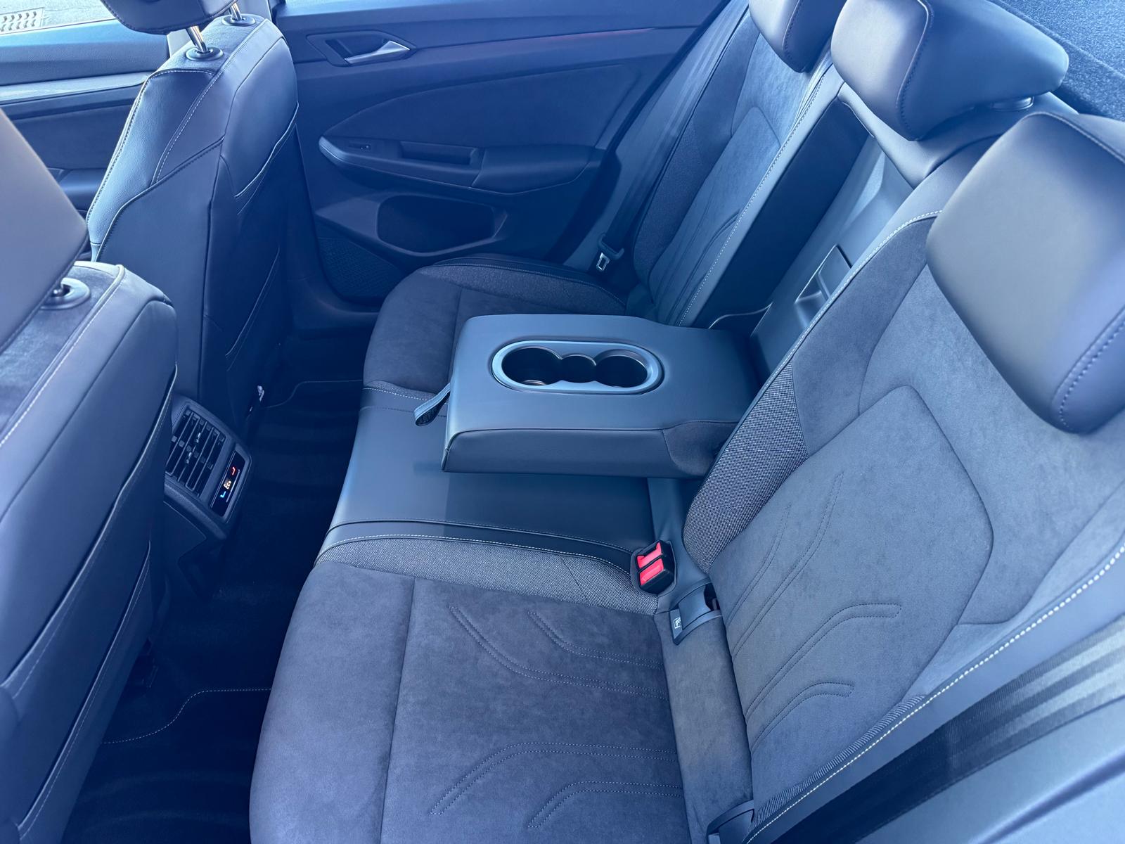 VW Golf 1.5 TSI PHEV Style-image-6