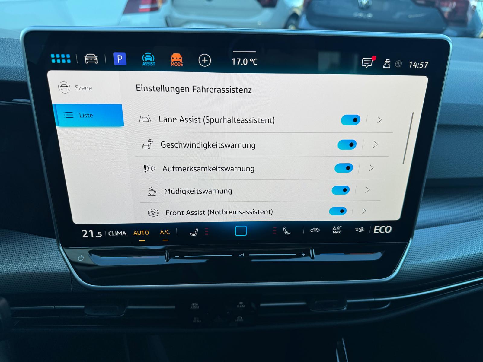 VW Golf 1.5 TSI PHEV Style-image-13