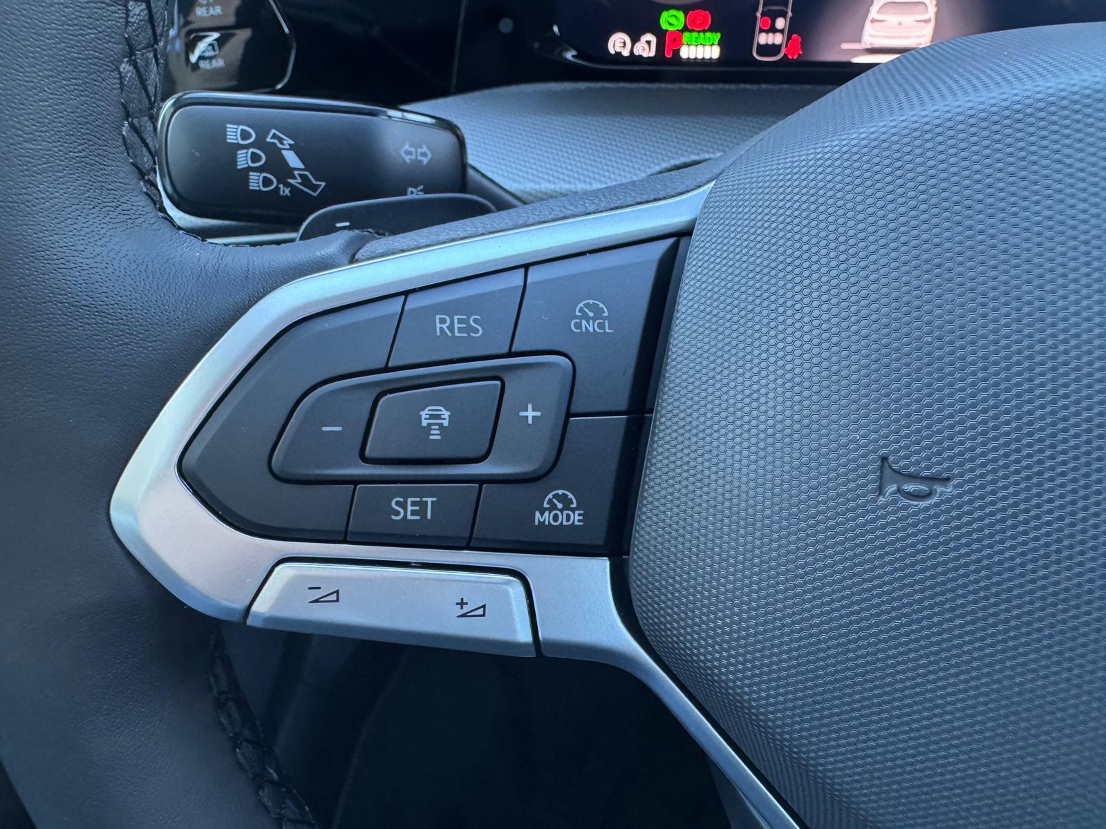 VW Golf 1.5 TSI PHEV Style-image-10
