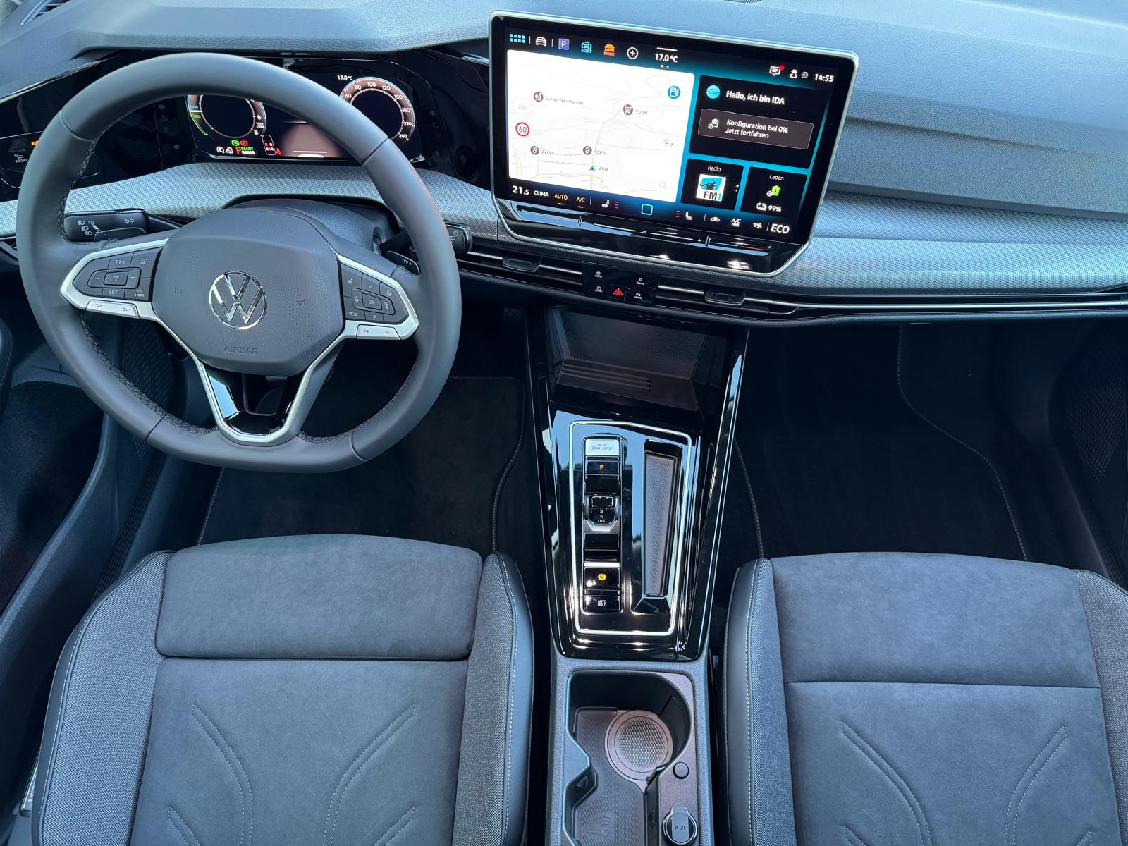 VW Golf 1.5 TSI PHEV Style-image-8