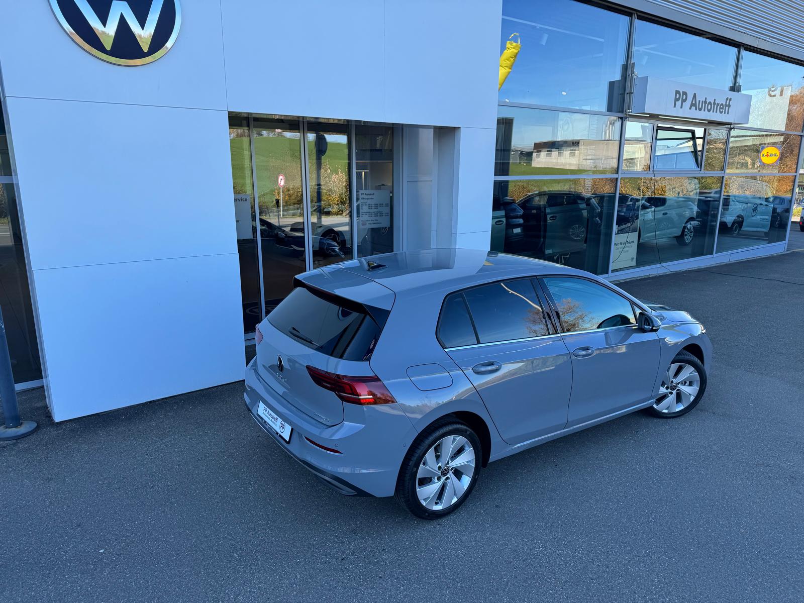 VW Golf 1.5 TSI PHEV Style-image-3