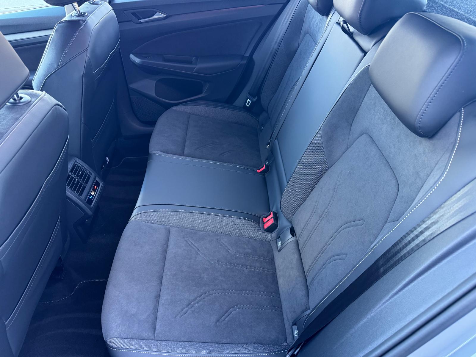 VW Golf 1.5 TSI PHEV Style-image-5