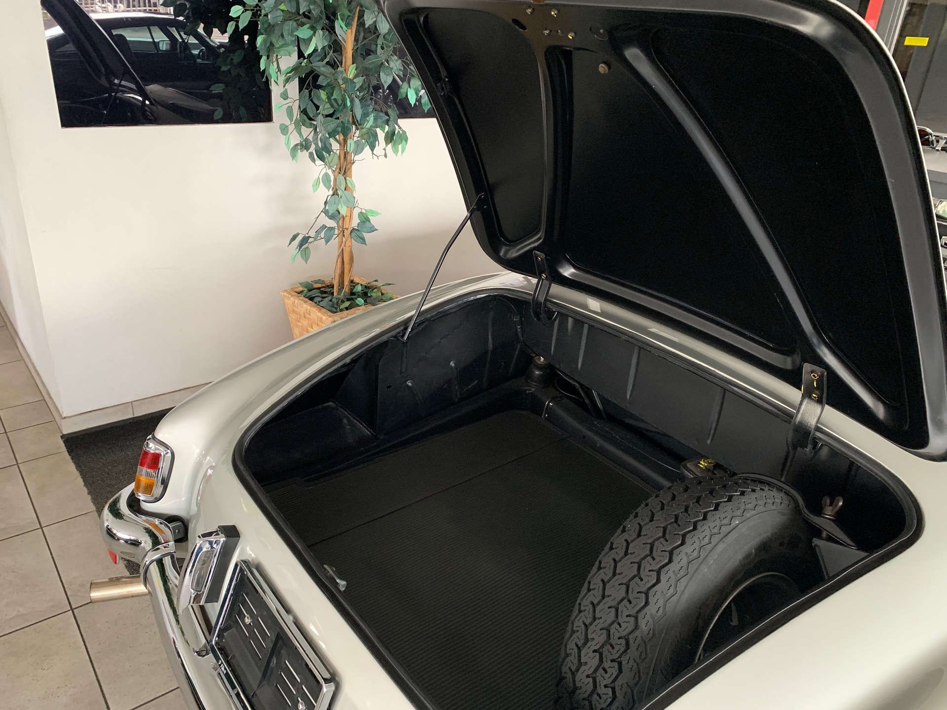 MERCEDES-BENZ 190 SL Veteran mit Kübelsitzen-image-11
