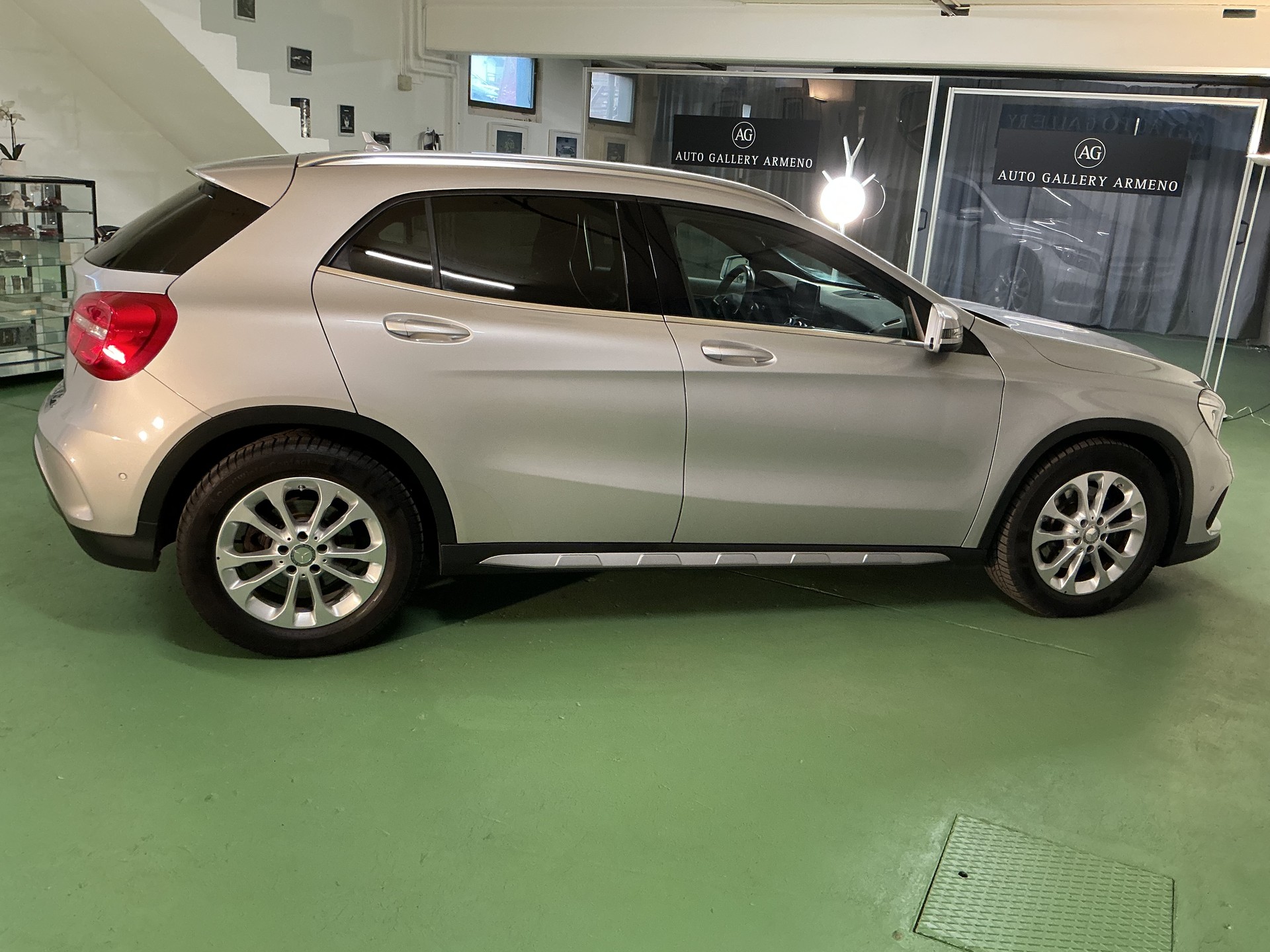 MERCEDES-BENZ GLA 250 AMG Line 4Matic 7G-DCT-image-7