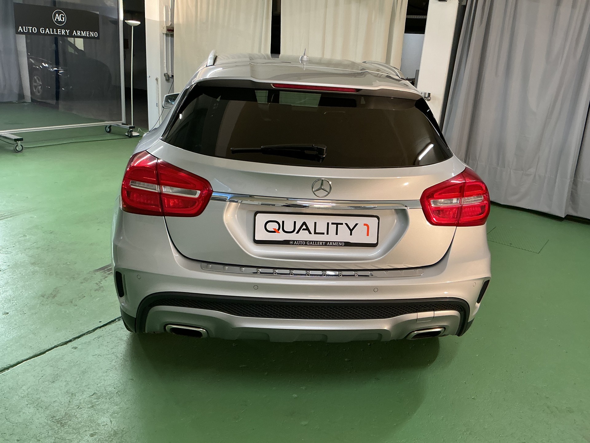 MERCEDES-BENZ GLA 250 AMG Line 4Matic 7G-DCT-image-5