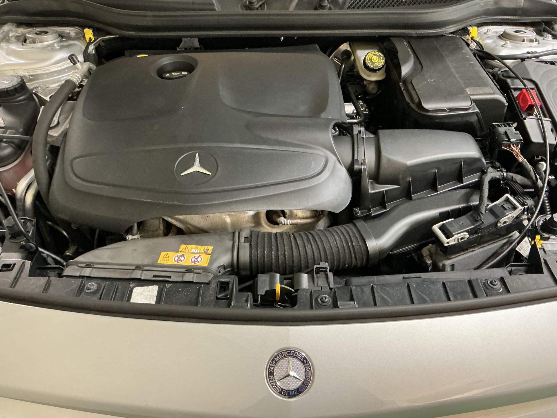 MERCEDES-BENZ GLA 250 AMG Line 4Matic 7G-DCT-image-14