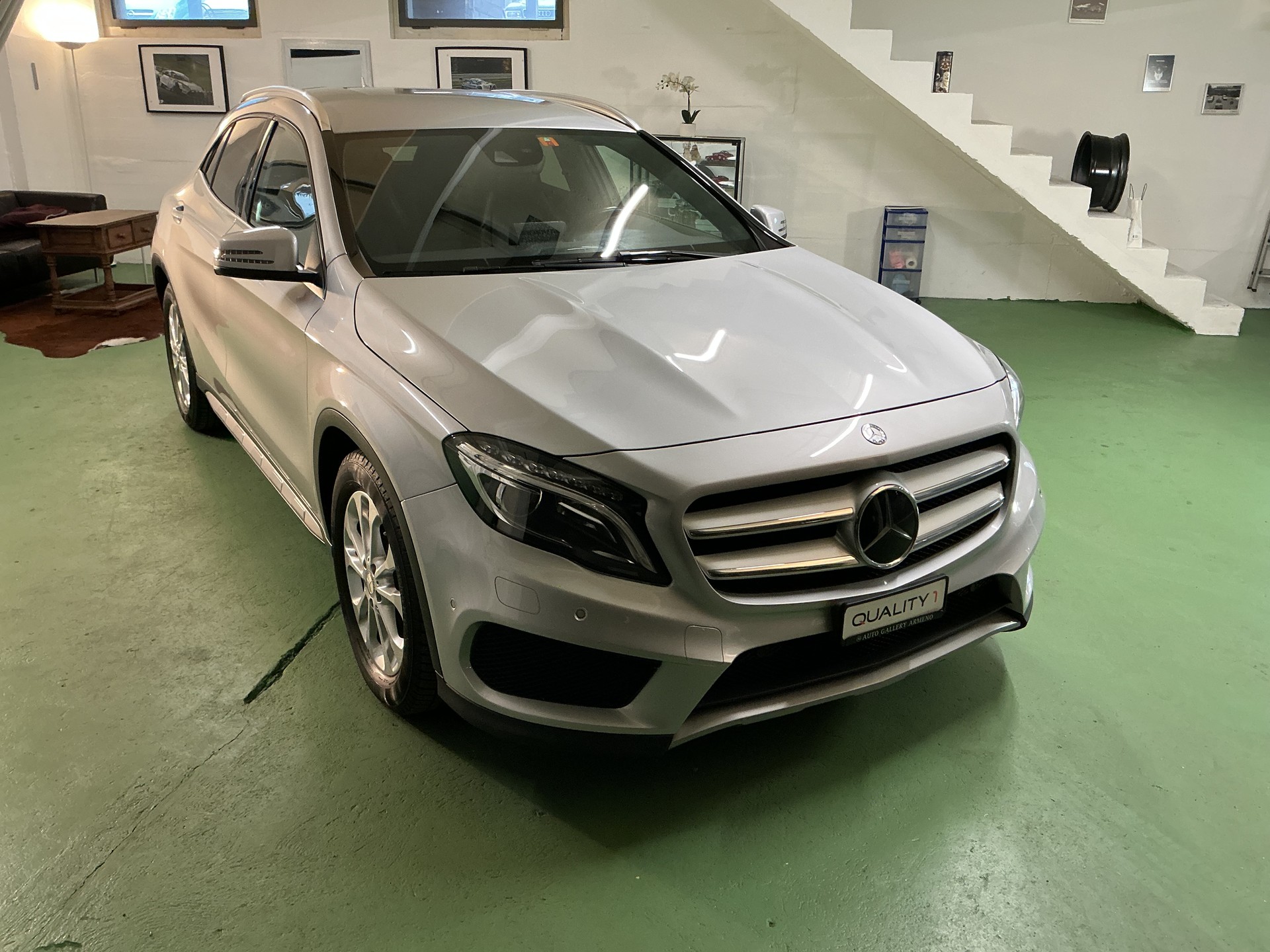 MERCEDES-BENZ GLA 250 AMG Line 4Matic 7G-DCT-image-2