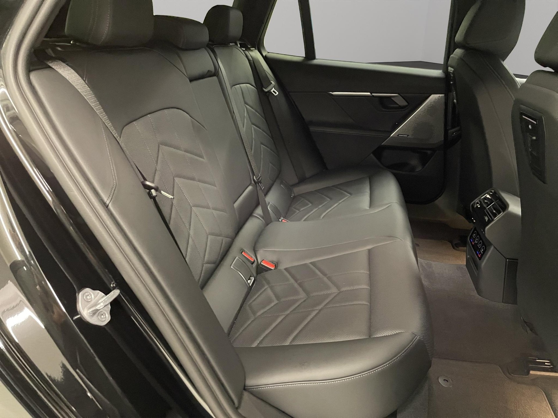 BMW 520d xDrive 48V Touring-image-18