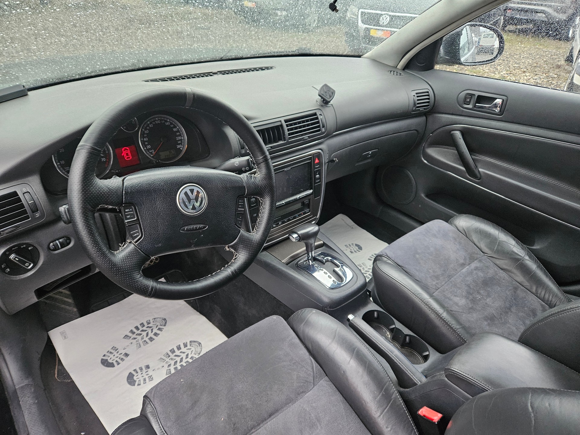 VW Passat Variant 1.8 T Highline-image-8