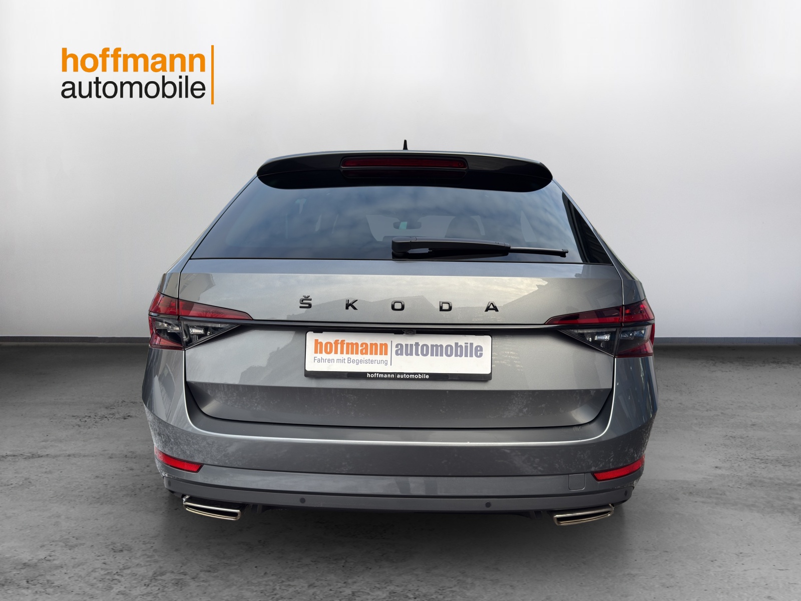 SKODA Superb Combi 2.0 TSI SportLine 4x4 DSG-image-4