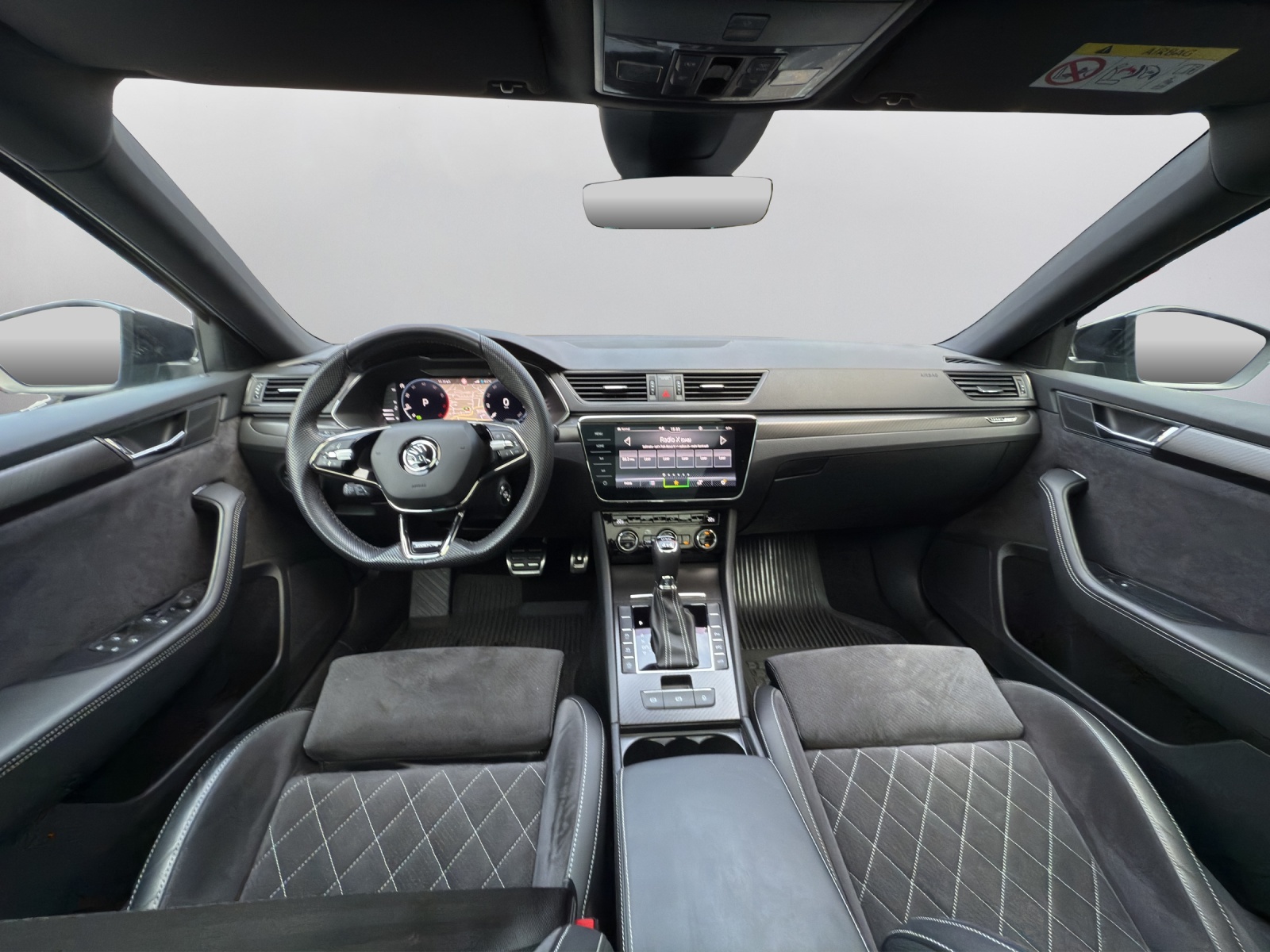 SKODA Superb Combi 2.0 TSI SportLine 4x4 DSG-image-6