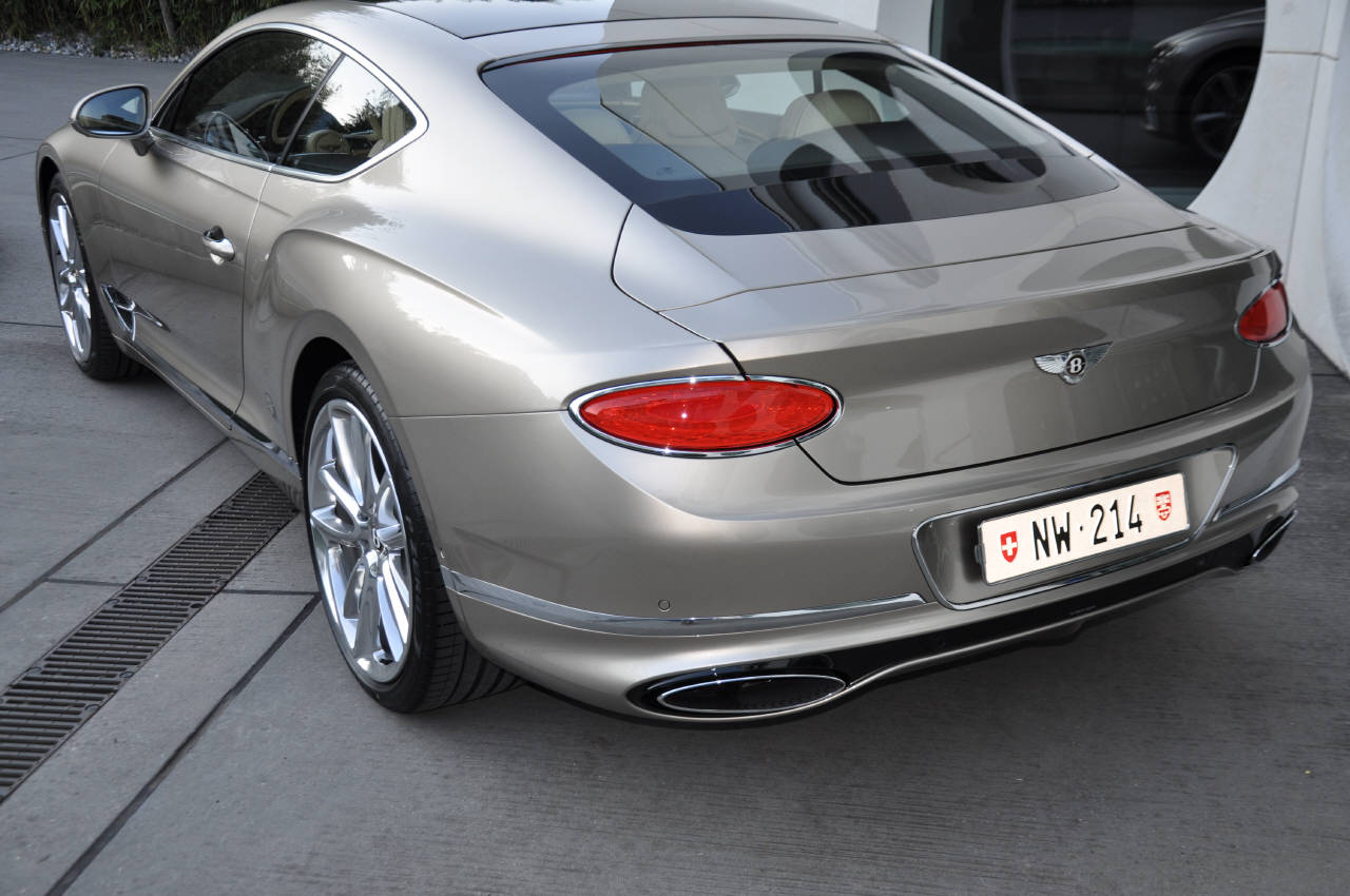 BENTLEY CONTINENTALental GT 6.0 W12-image-9