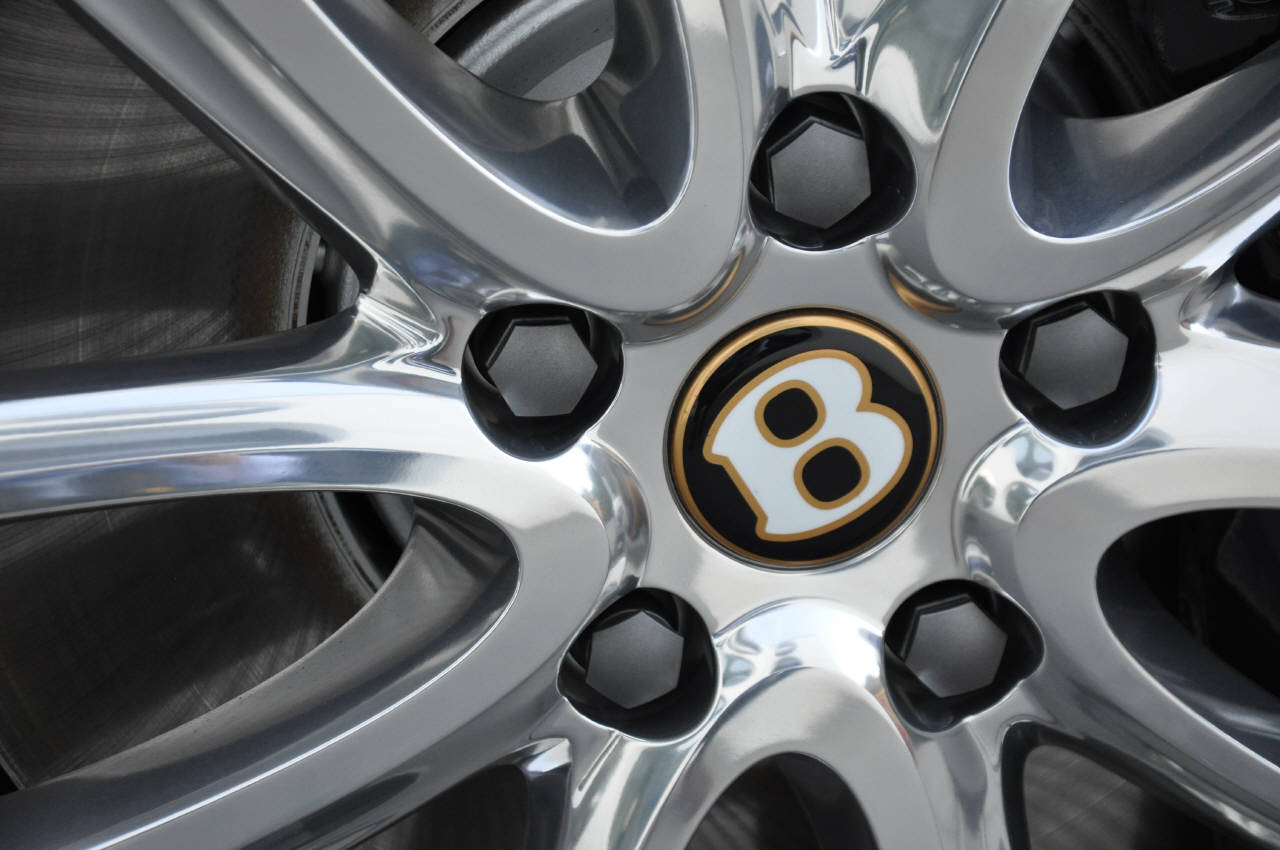 BENTLEY CONTINENTALental GT 6.0 W12-image-18