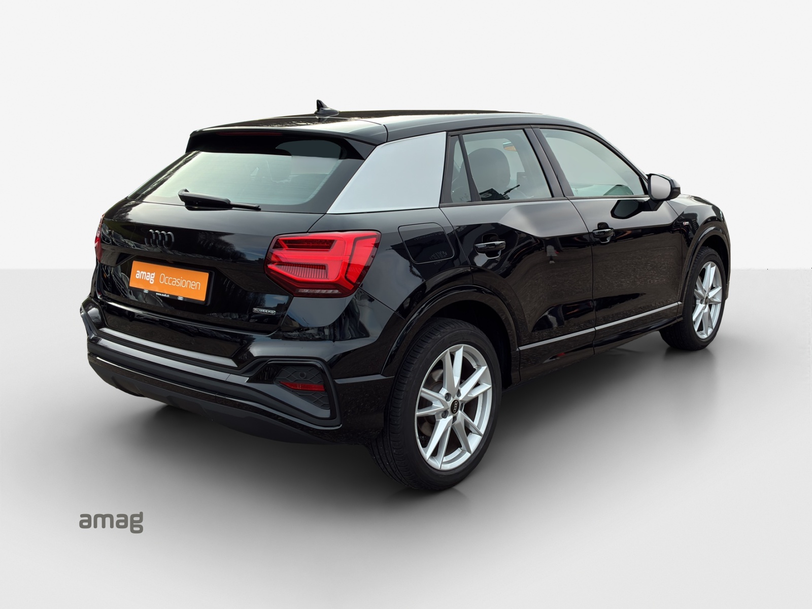 AUDI Q2 40 TFSI S line quattro S-tronic-image-4