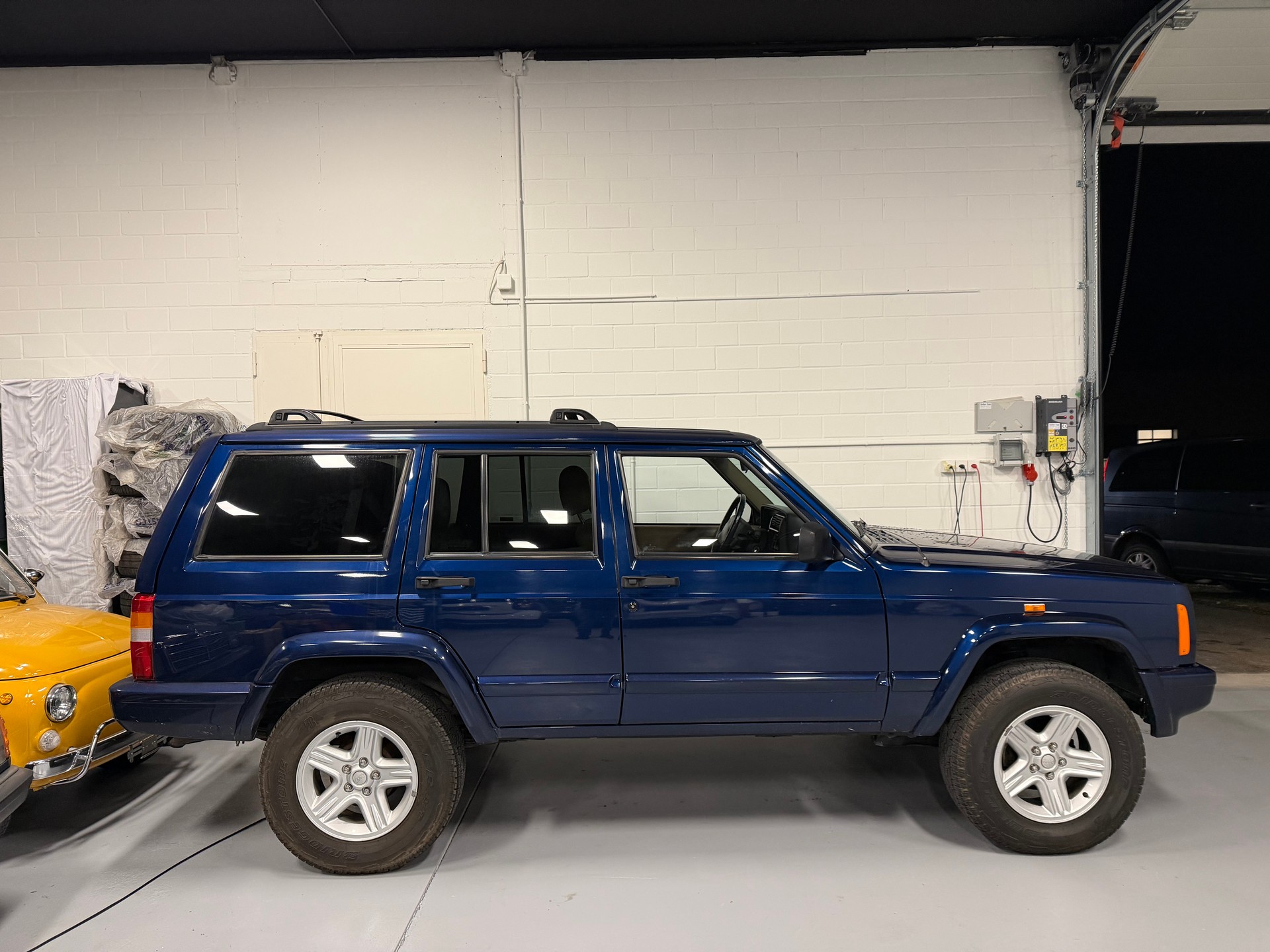 JEEP Cherokee 4.0 Limited Freedom-image-1