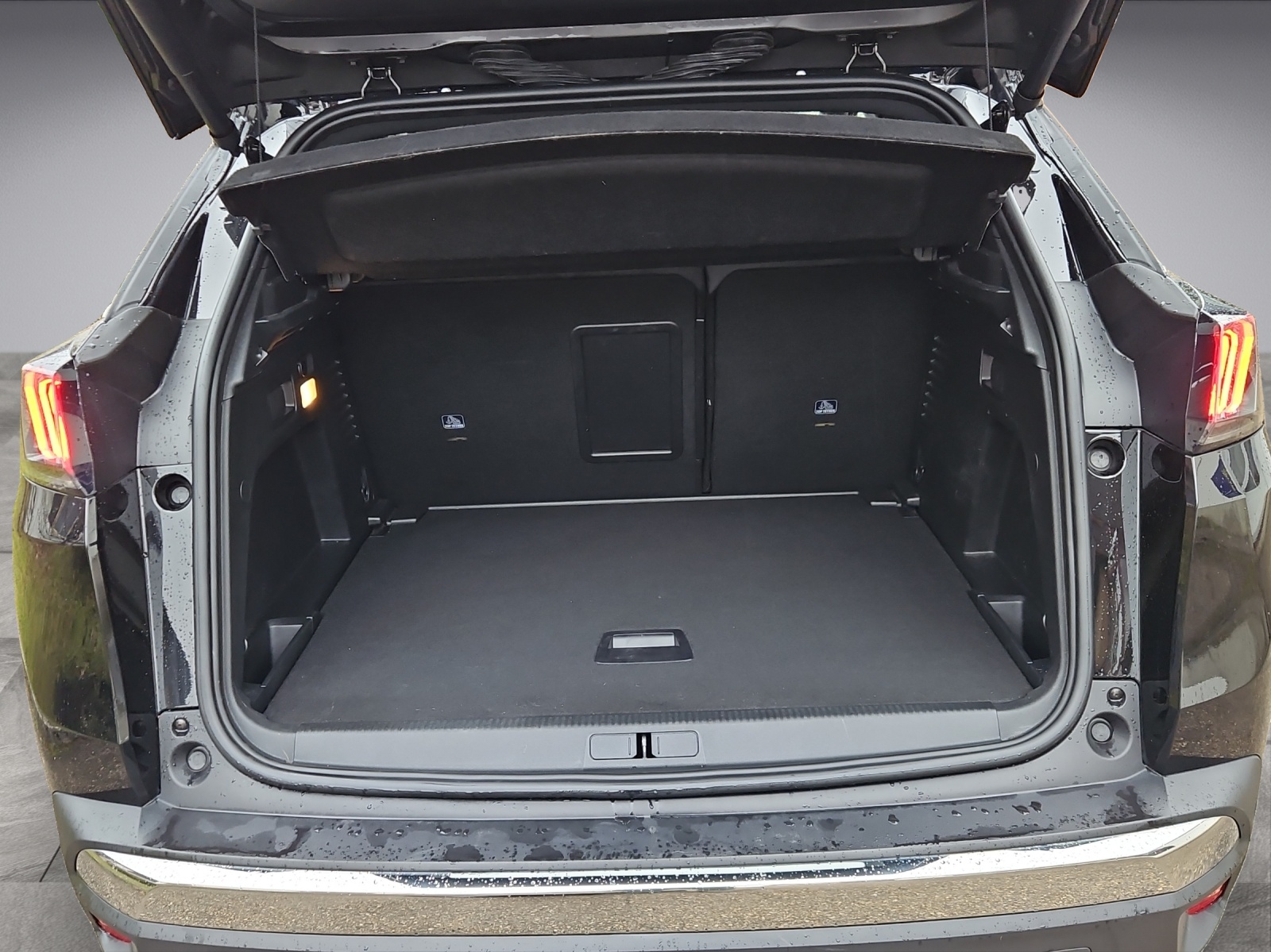 PEUGEOT 3008 1.2 PureTech GT Pack EAT8-image-15