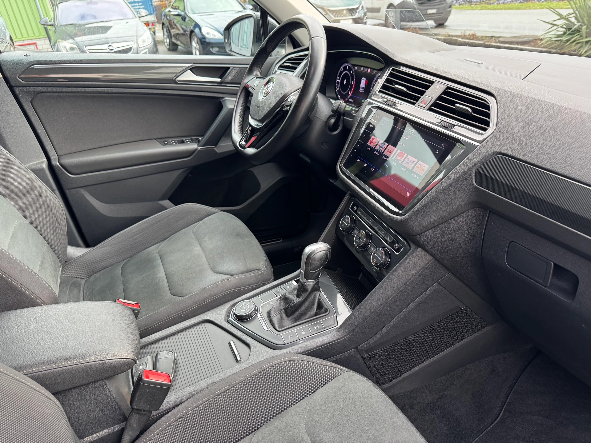VW Tiguan 2.0 TDI SCR Highline 4Motion DSG-image-13