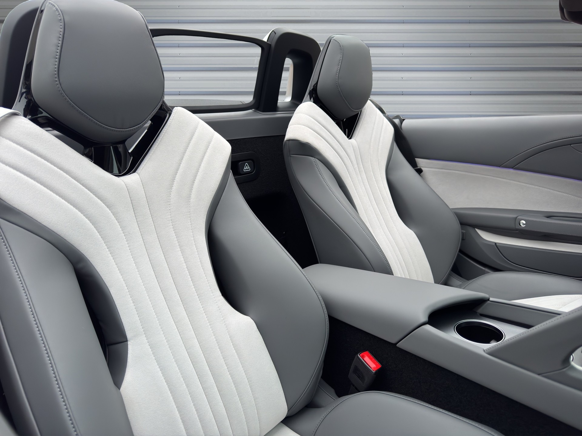 MG Cyberster 77kWh 4WD-image-8