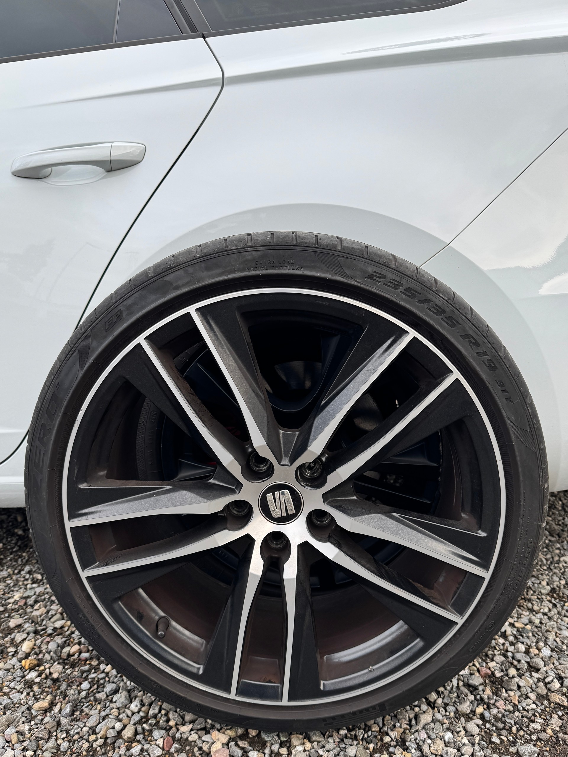 SEAT Leon ST 2.0 TSI Cupra 300 4 Drive DSG-image-12