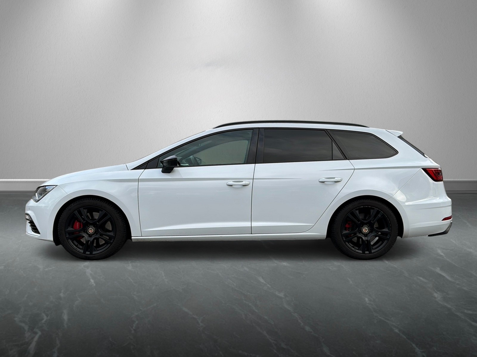 SEAT Leon ST 2.0 TSI Cupra 300 4 Drive DSG-image-1