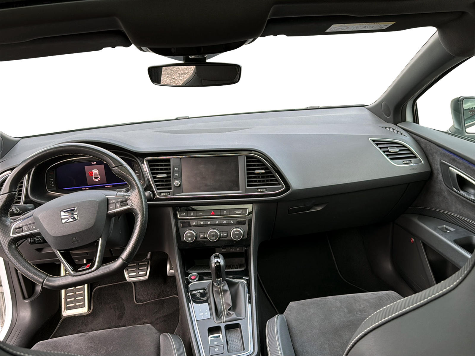 SEAT Leon ST 2.0 TSI Cupra 300 4 Drive DSG-image-6