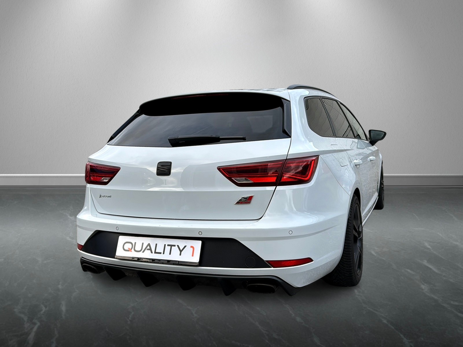 SEAT Leon ST 2.0 TSI Cupra 300 4 Drive DSG-image-3