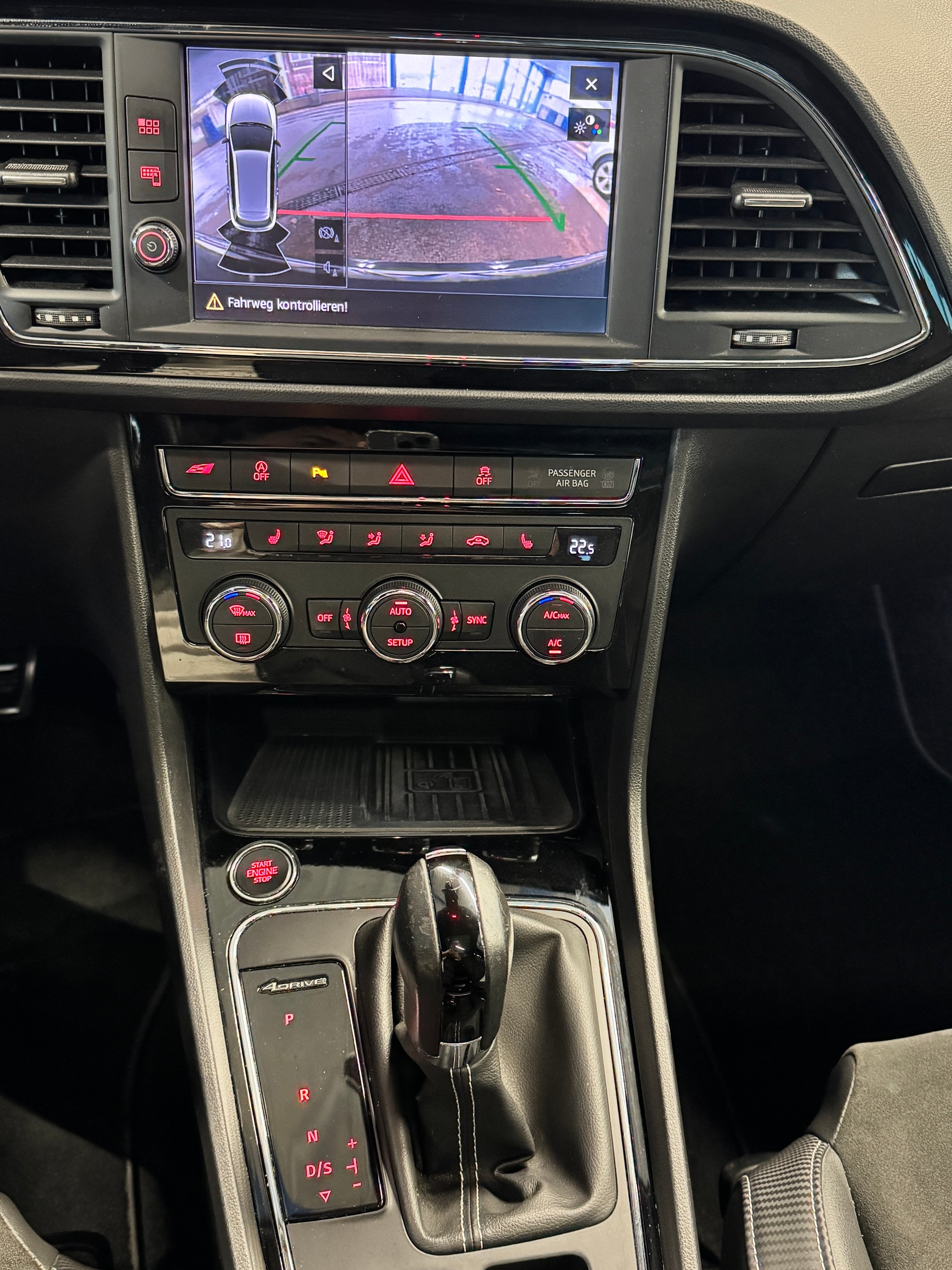 SEAT Leon ST 2.0 TSI Cupra 300 4 Drive DSG-image-9