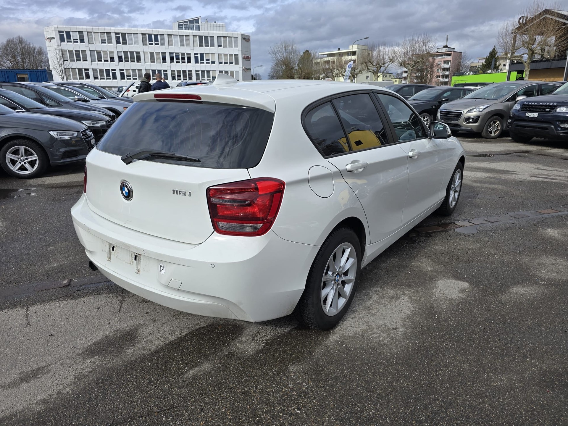 BMW 116i-image-4