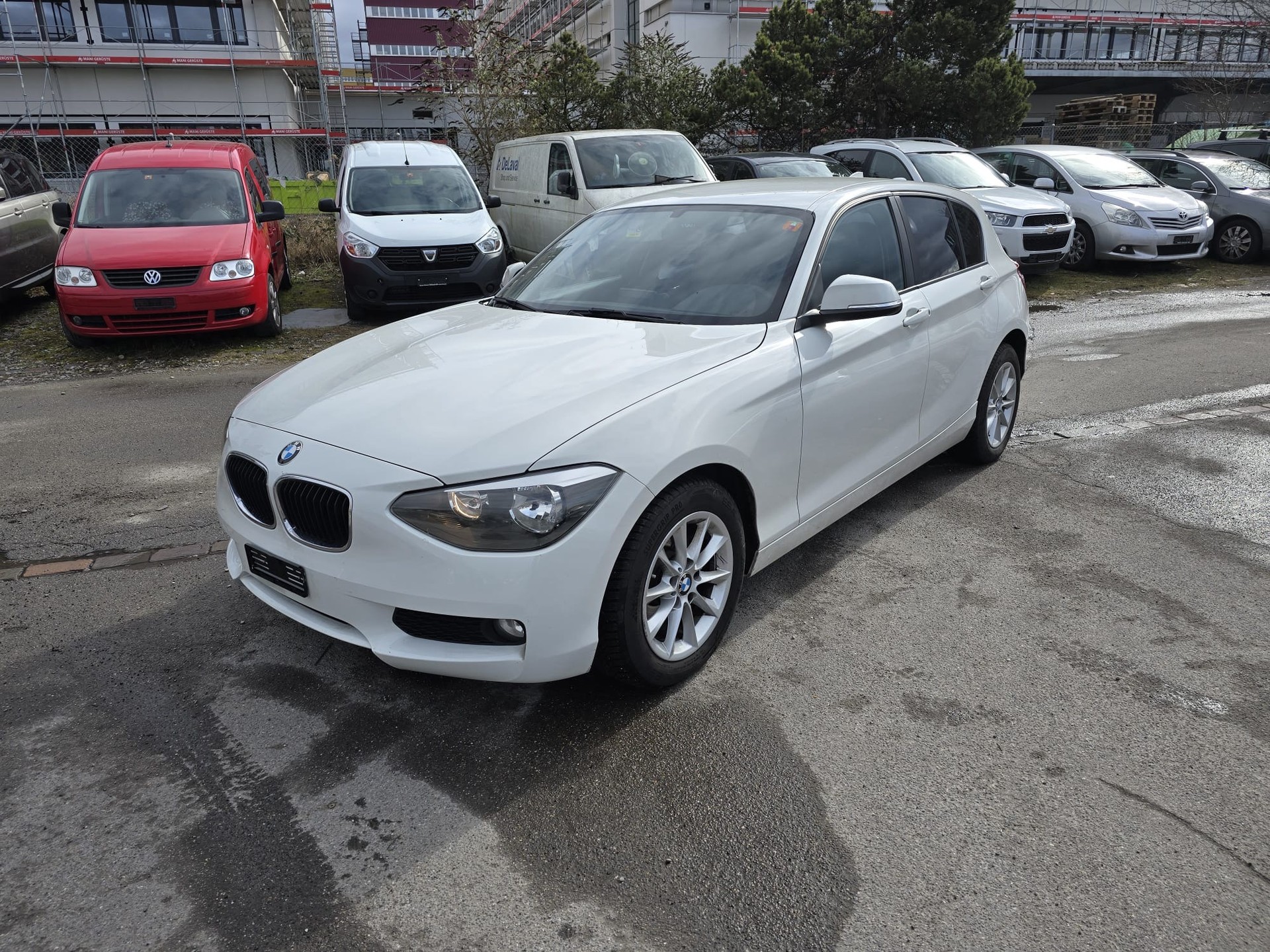 BMW 116i-image-1