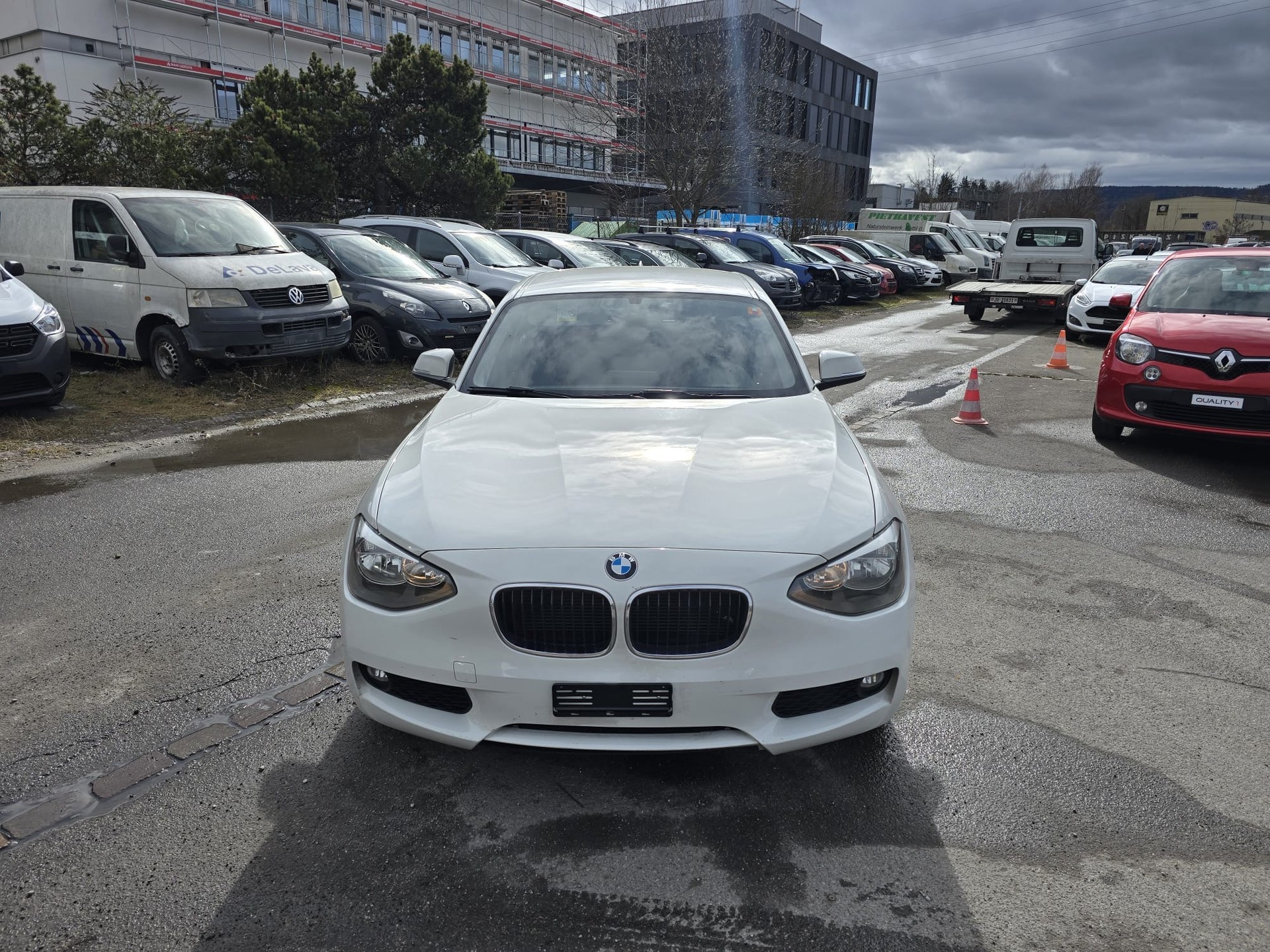 BMW 116i-image-0