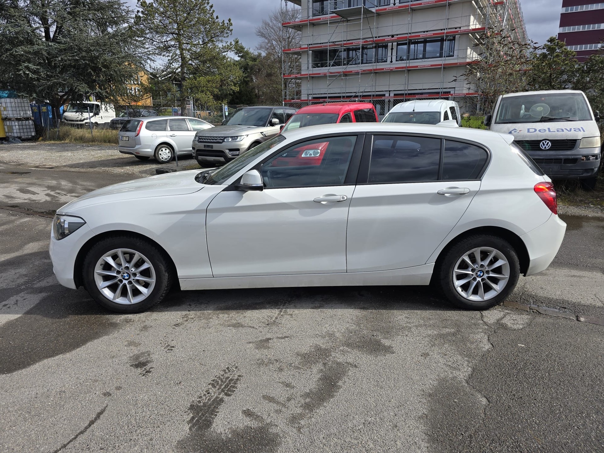 BMW 116i-image-7