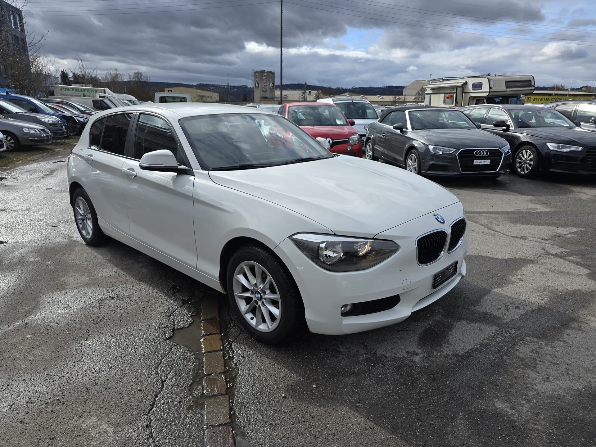 BMW 116i-image-2