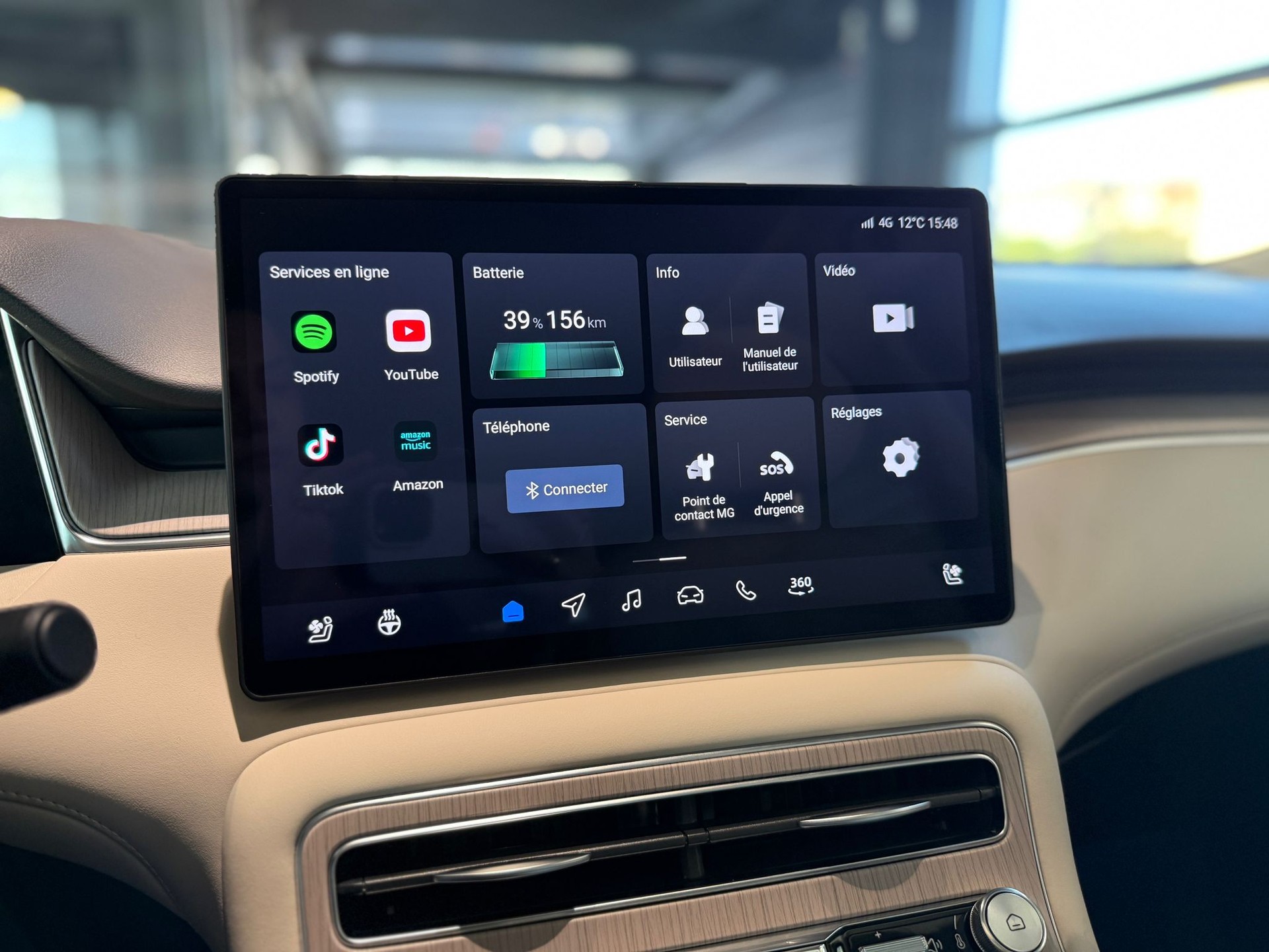 MG S6 EV 77kWh Luxury AWD-image-22