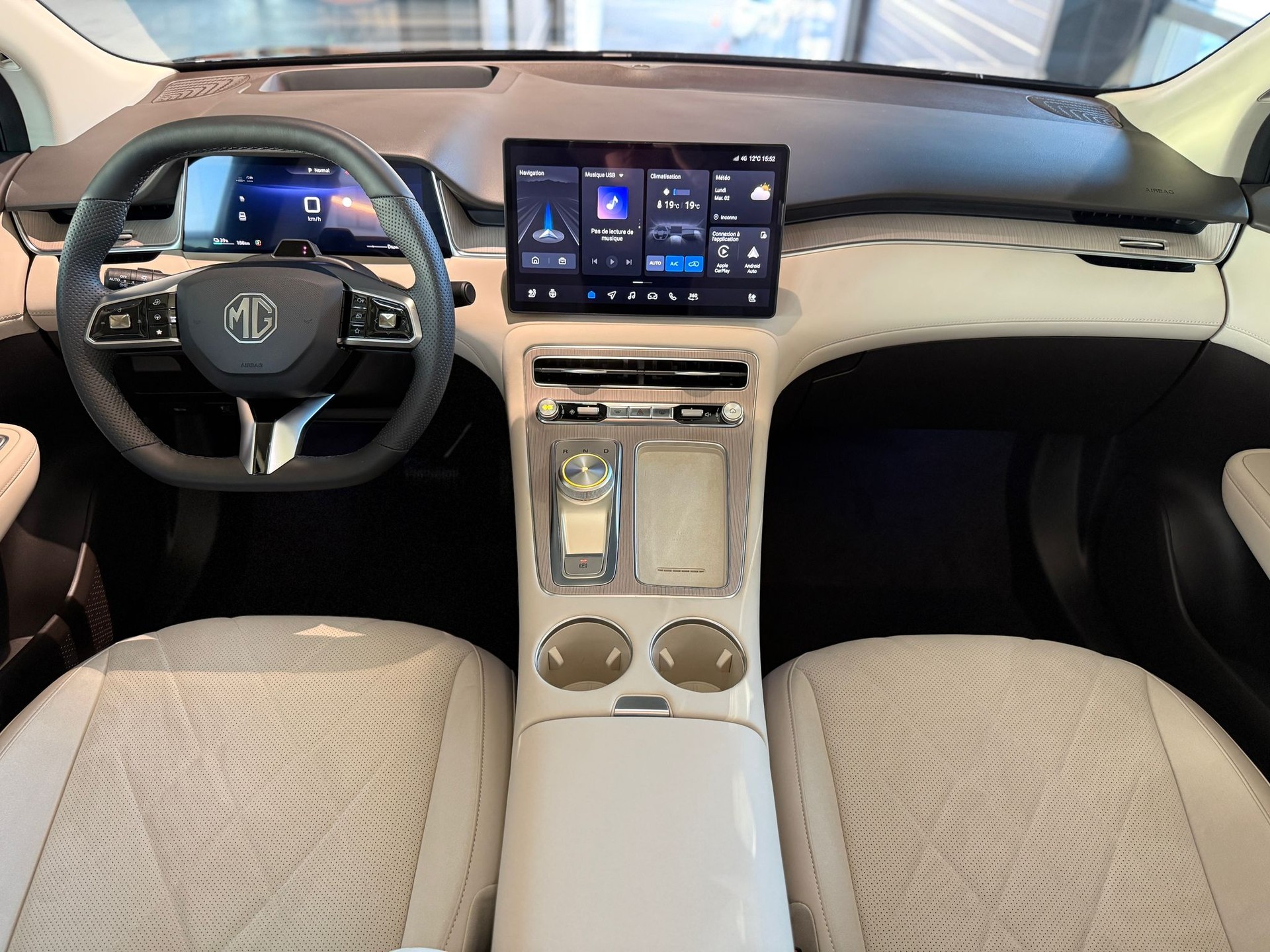 MG S6 EV 77kWh Luxury AWD-image-15
