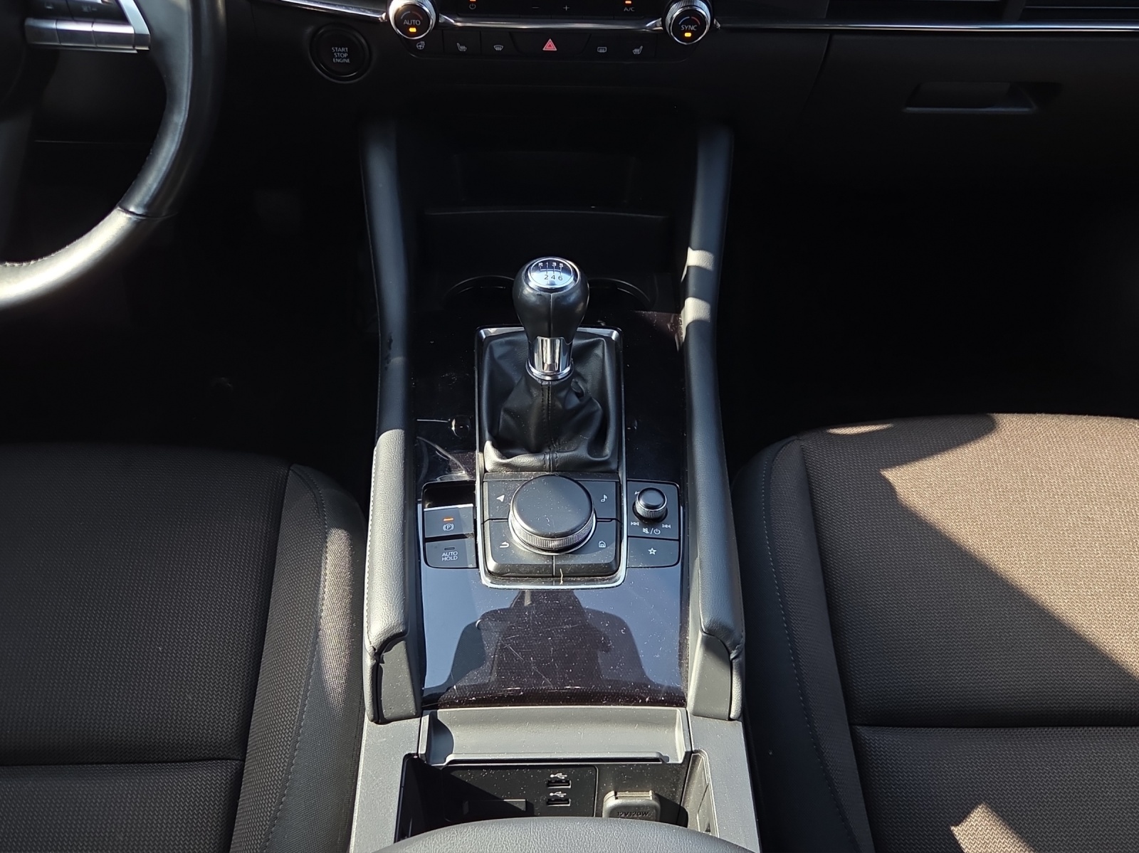 MAZDA 3 Hatchback SKYACTIV-G M Hybrid 150 Ambition Plus-image-12