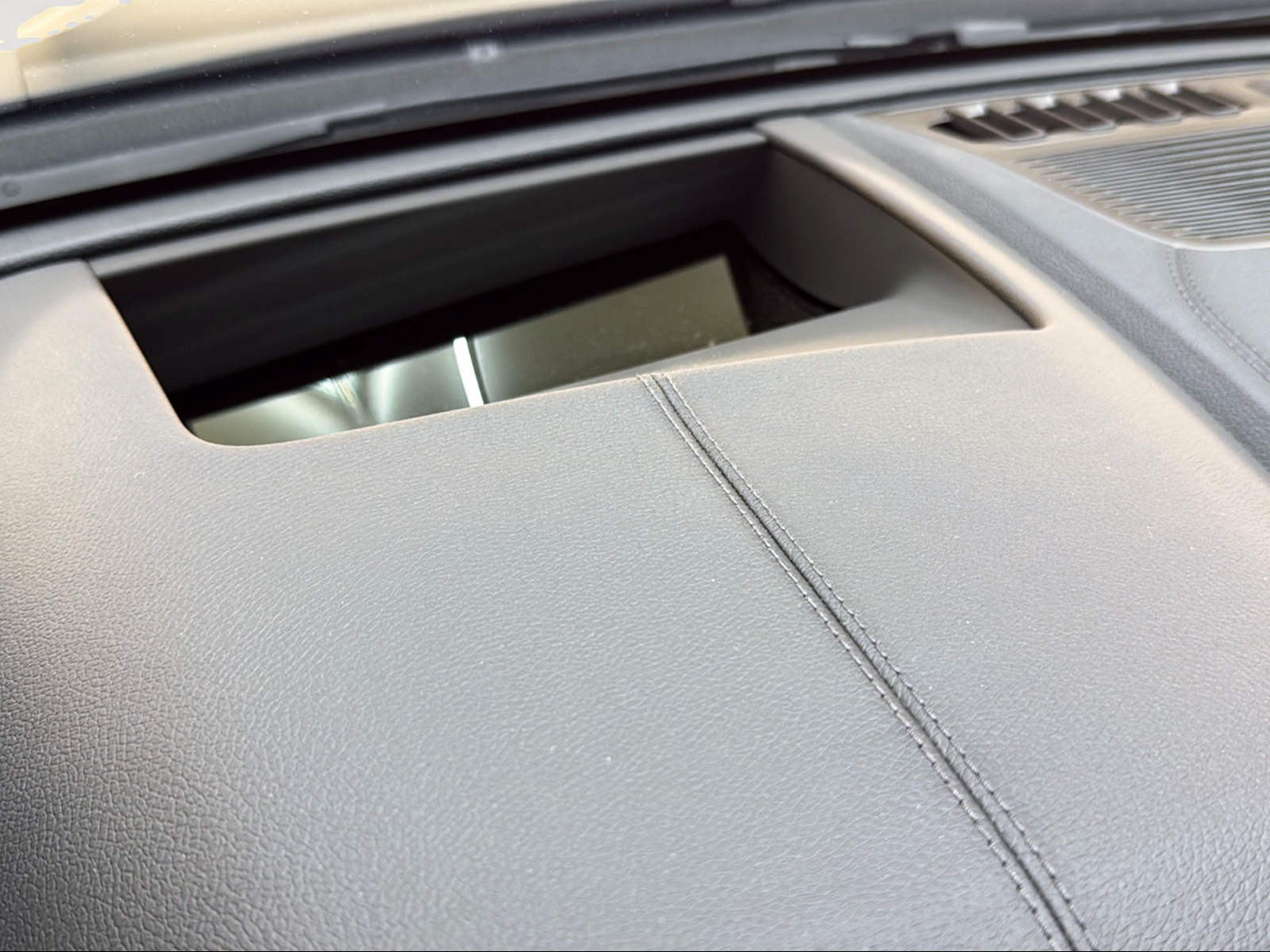 BYD Seal U DM-i Design AWD-image-16