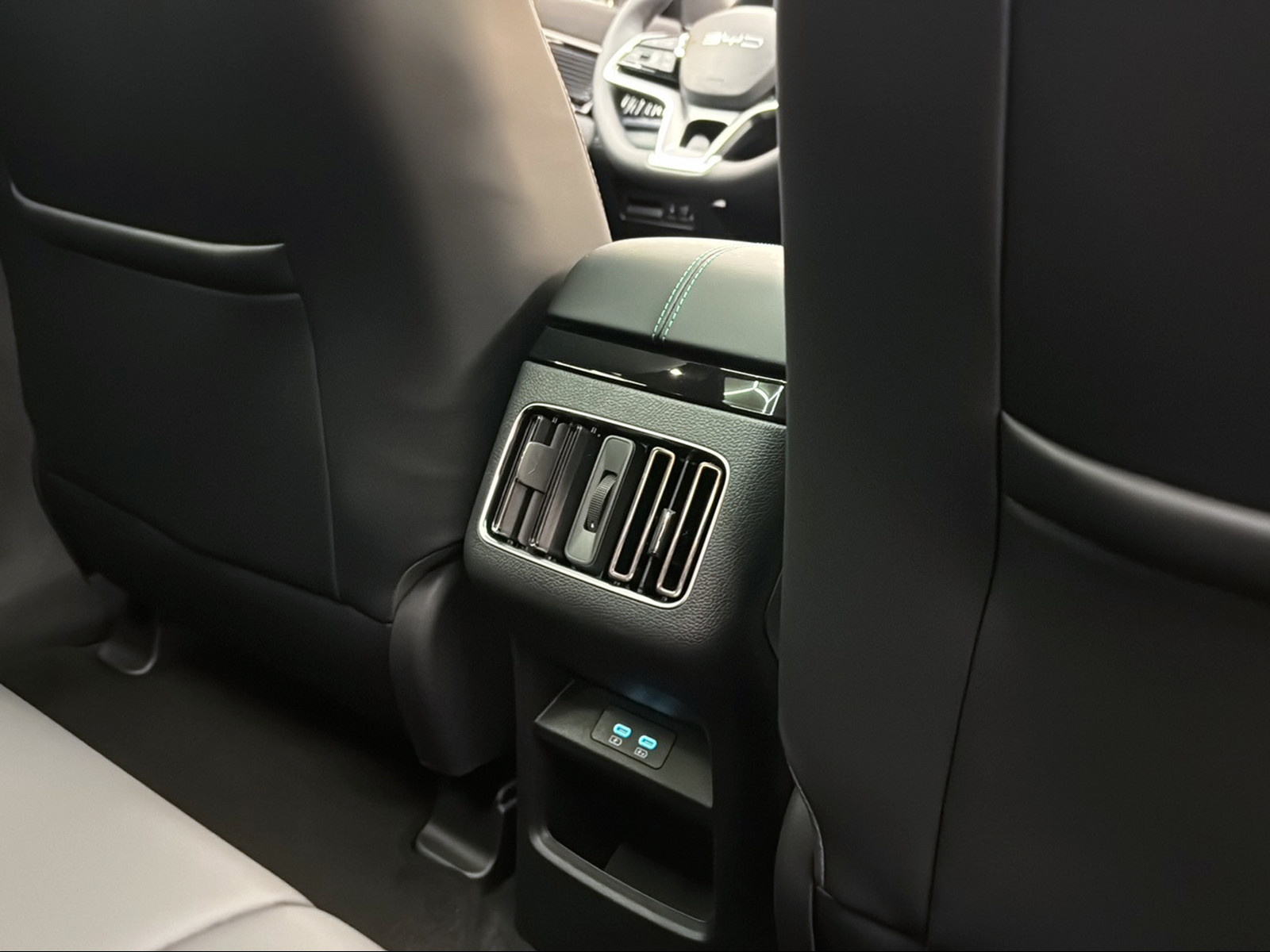 BYD Seal U DM-i Design AWD-image-12