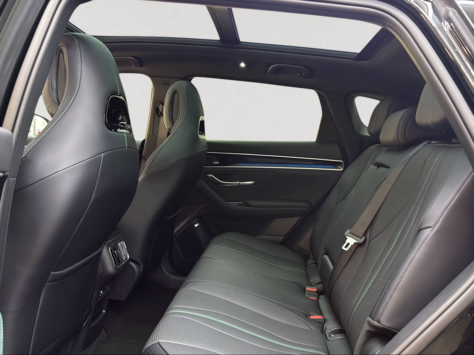 BYD Seal U DM-i Design AWD-image-10