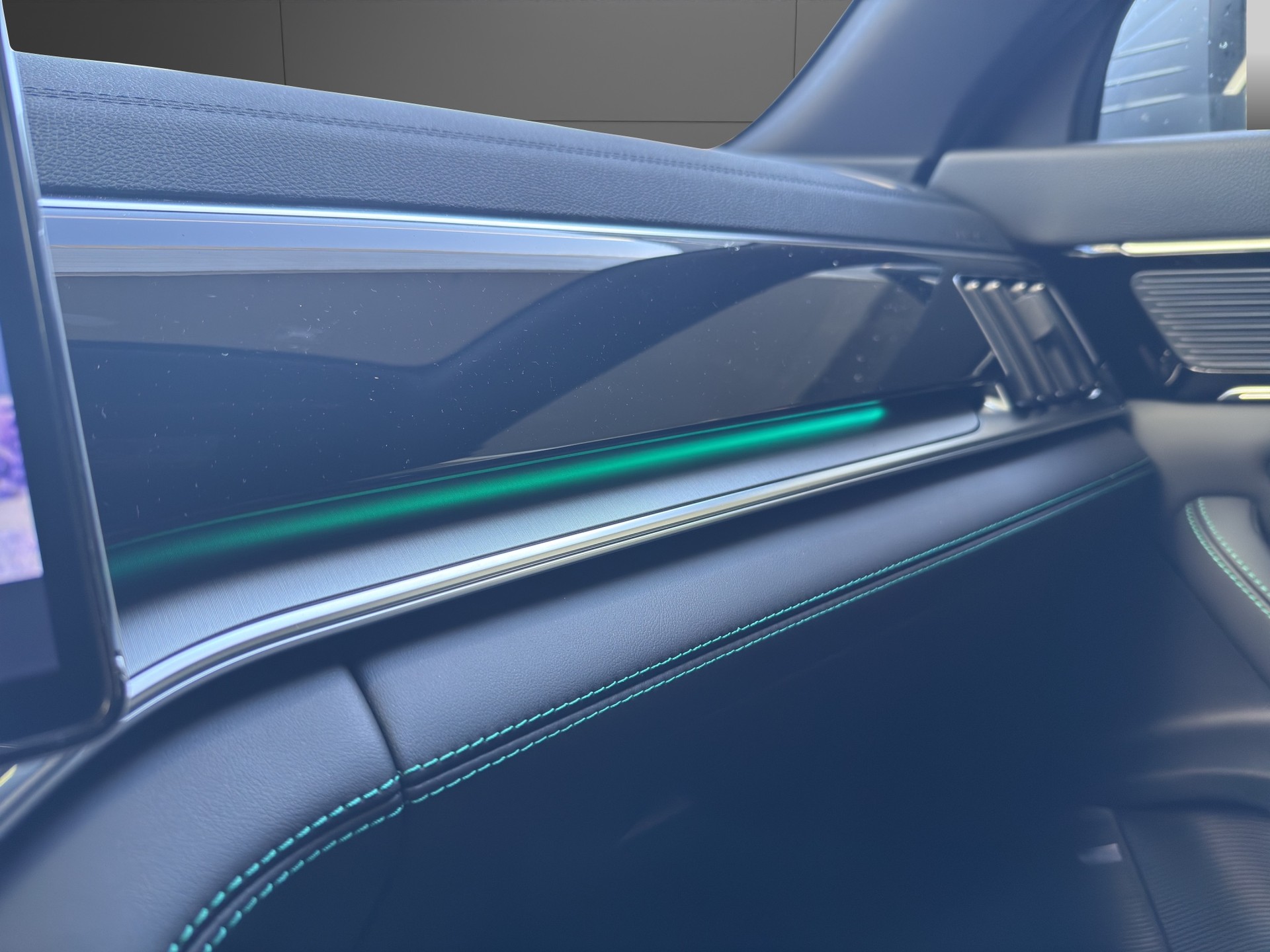 BYD Seal U DM-i Design AWD-image-13