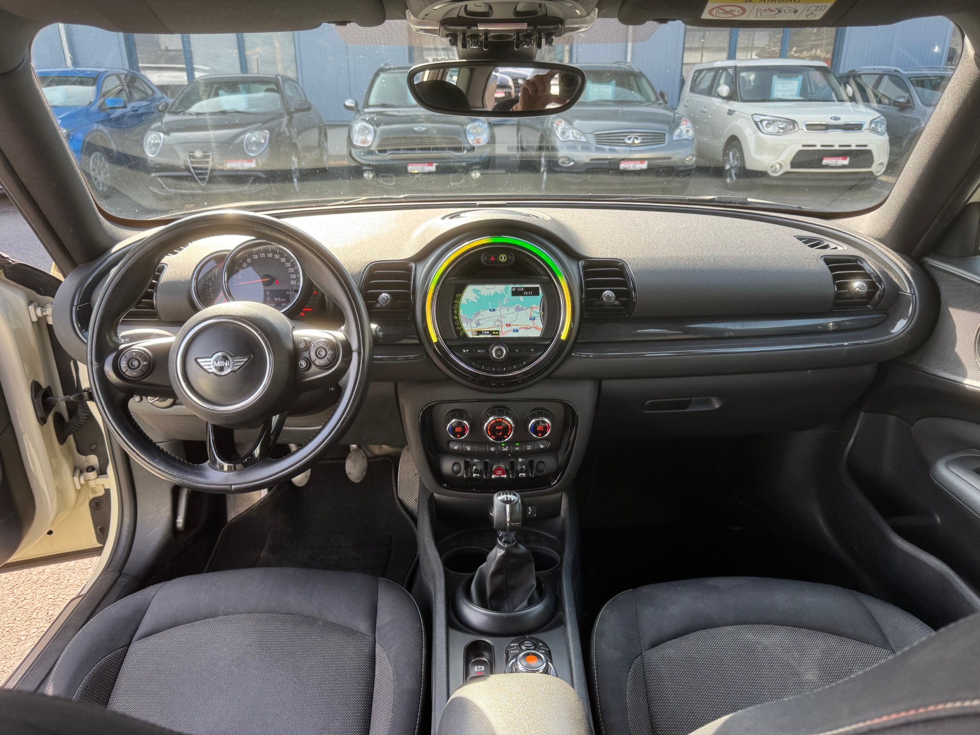 MINI Clubman Cooper-image-10