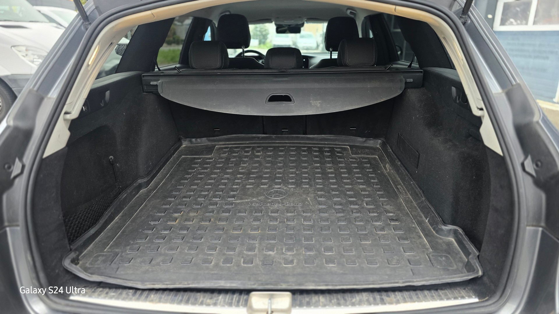 MERCEDES-BENZ E 400 d T 4Matic Avantgarde 9G-Tronic-image-5