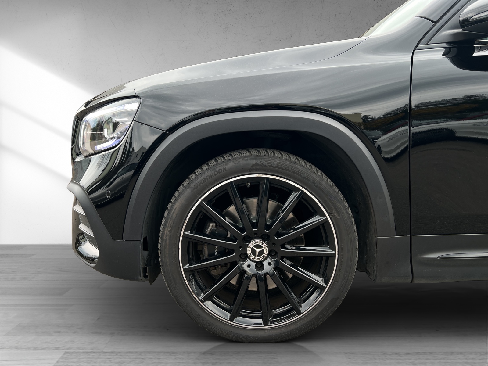 MERCEDES-BENZ GLB 220 d AMG Line 4 MAT.-image-16