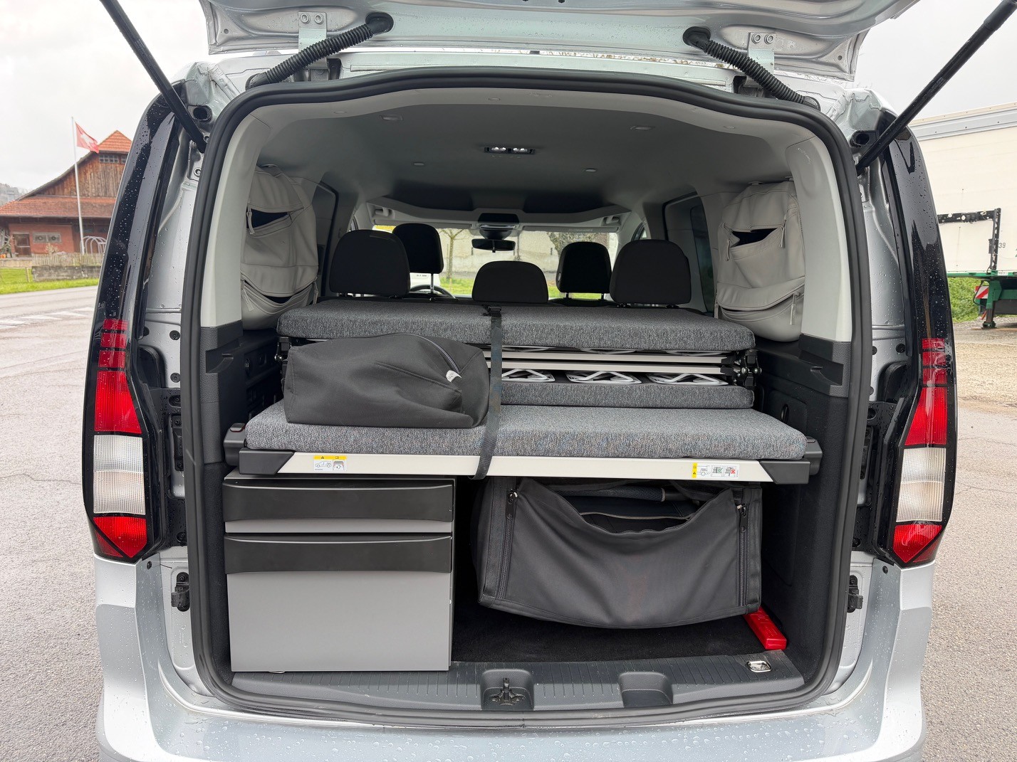 VW Caddy 2.0 TDI California DSG-image-7