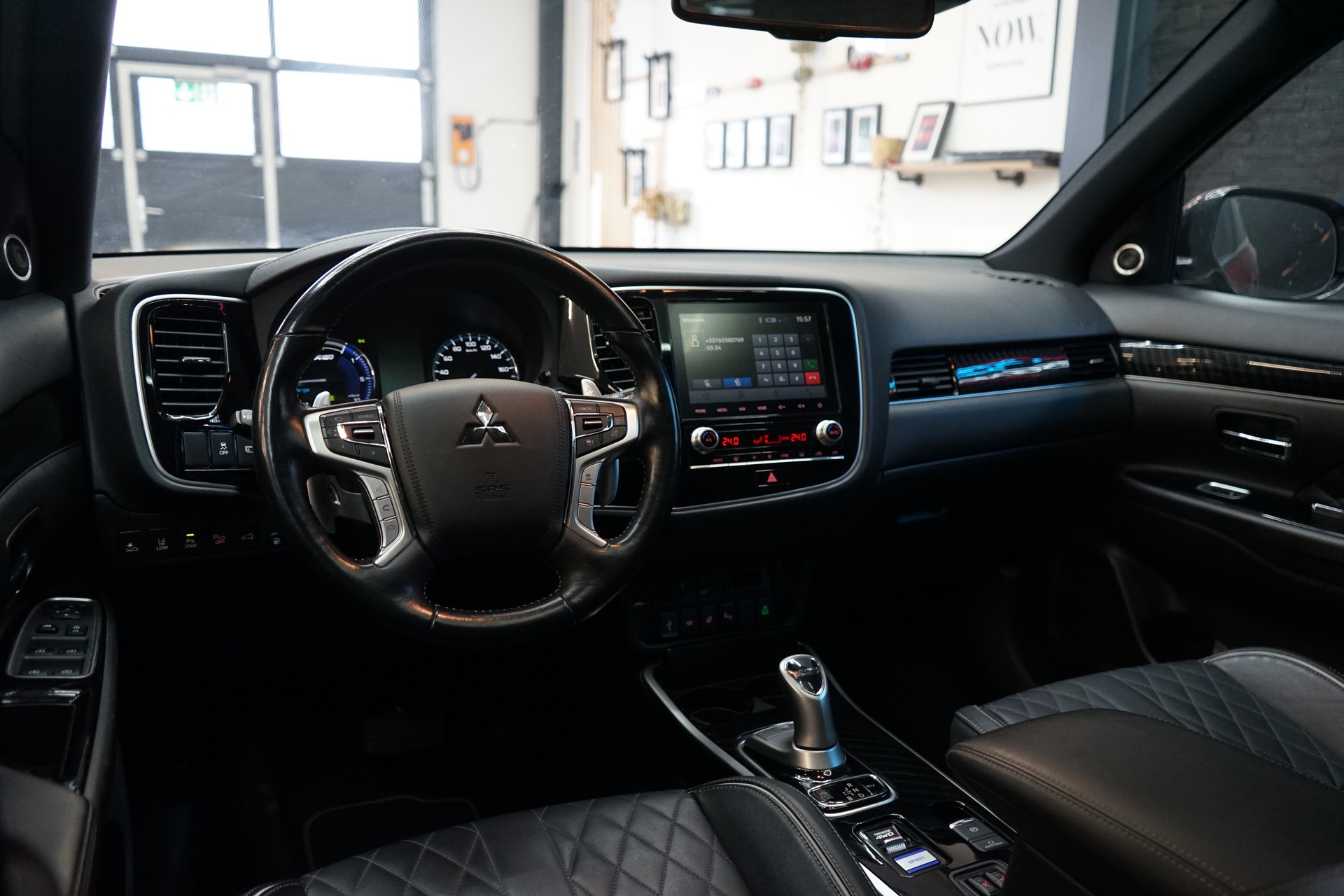 MITSUBISHI Outlander 2.4 PHEV Diamond 4WD Automatic-image-5