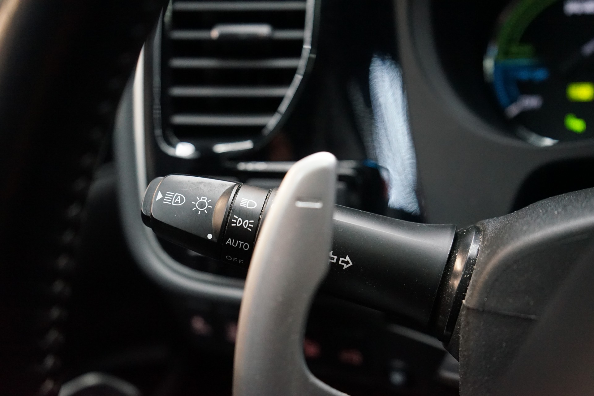 MITSUBISHI Outlander 2.4 PHEV Diamond 4WD Automatic-image-17